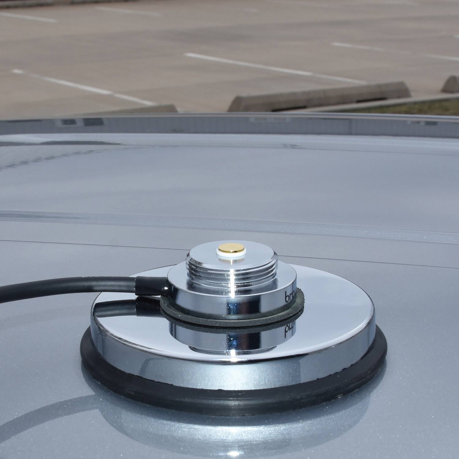 Back. Browning - Browning Br-1030-uhf 3-5/8-in. Nmo Magnet Mount With Rubber Boot And Preinstalled Uhf Pl-259 Connector (chrome) - Silver.