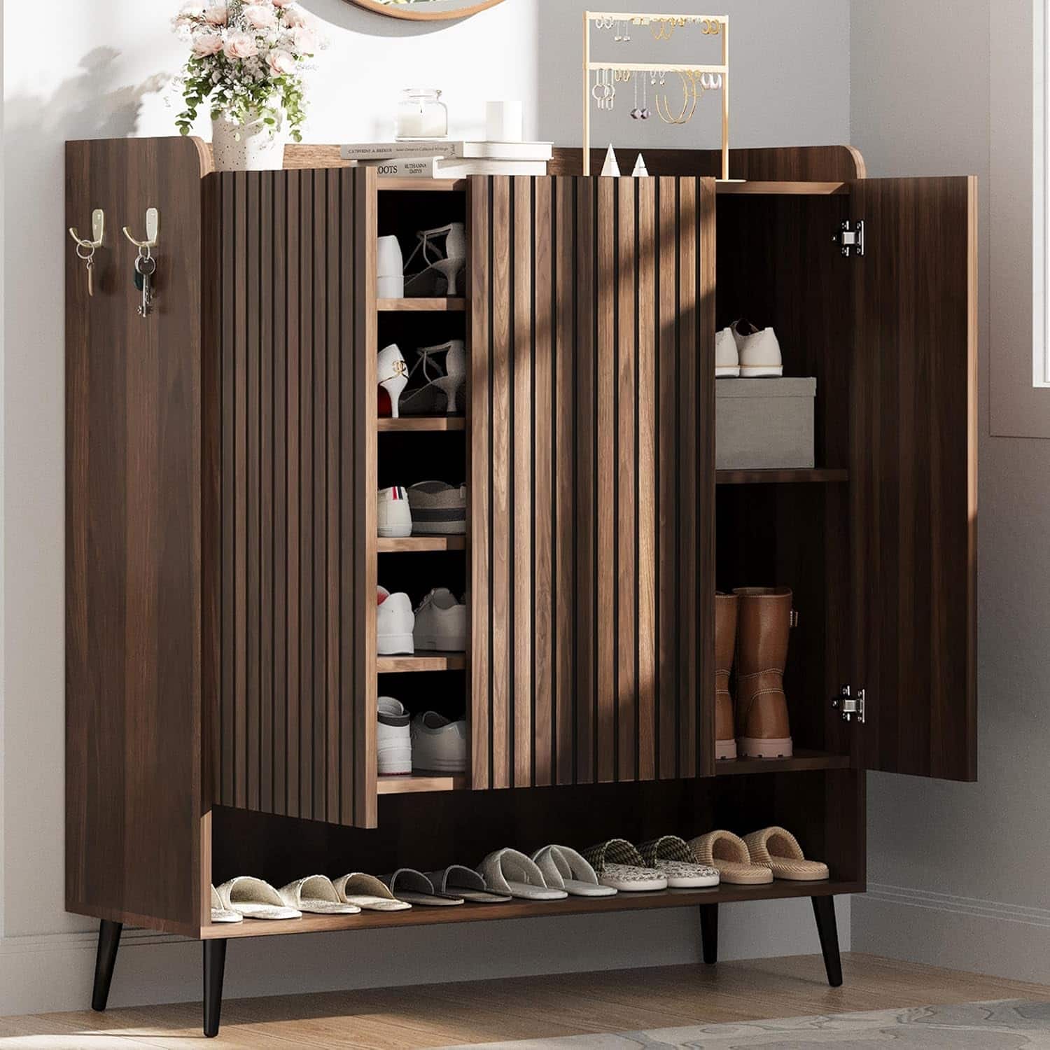 Homhougo - Shoe Cabinet, Large Shoe Cabinet with 3 Doors, Adjustable Shelves, Shoe Organizer with Doors for Hallway, Entryway - ‎Brown