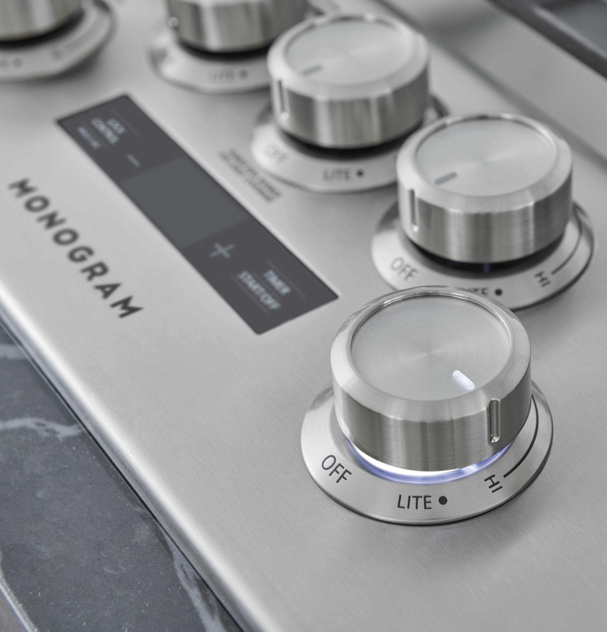 MONOGRAM  
+  
OFF  
LITE  
HI