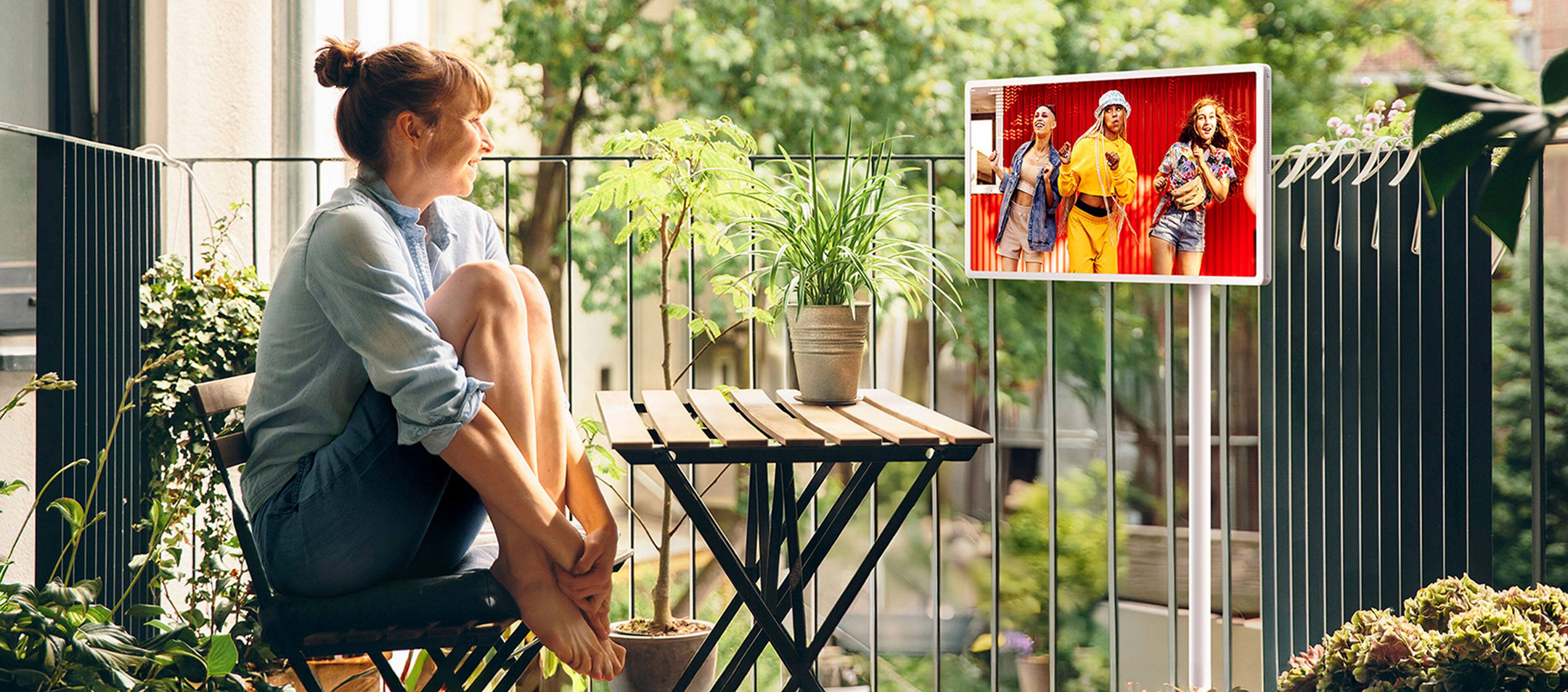 Alt View 20. LG - LG StanbyME 2 - 27” Class LED QHD Smart webOS Portable and Detachable Touch Screen with Full Swivel Rotation (2025) - White.