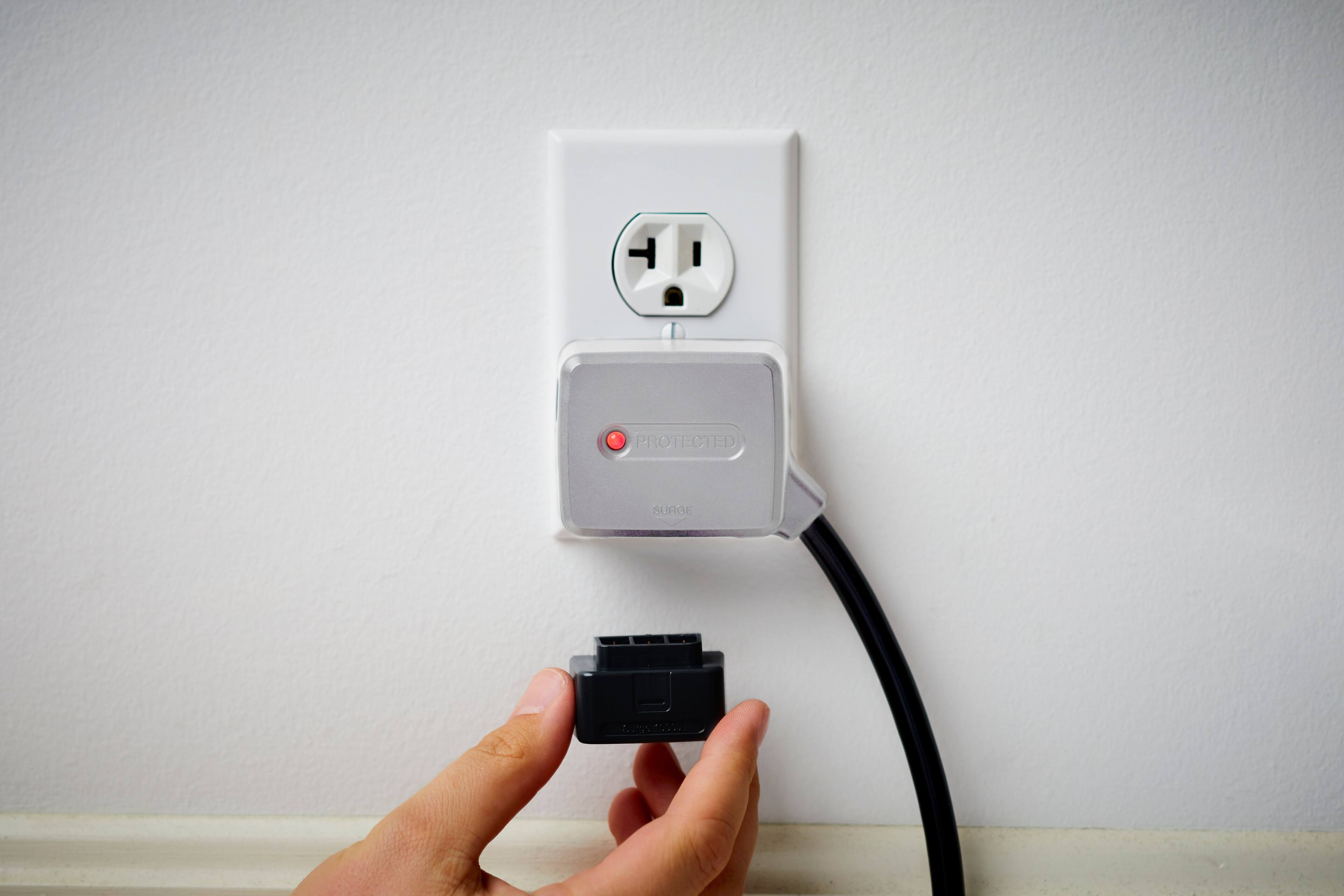 Alt View 12. charg - 6ft extension Cord,  1000J of replaceable surge protection - Black.