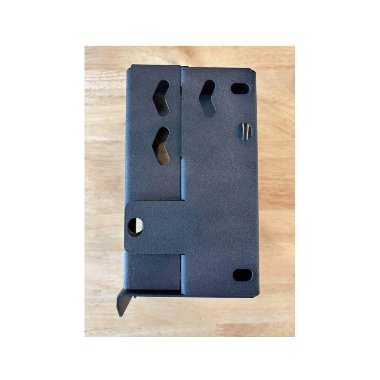 Left. Yellowstone - Yellowstone Bear-proof Metal Security Box for Y2 Cellular Trail Camera.
