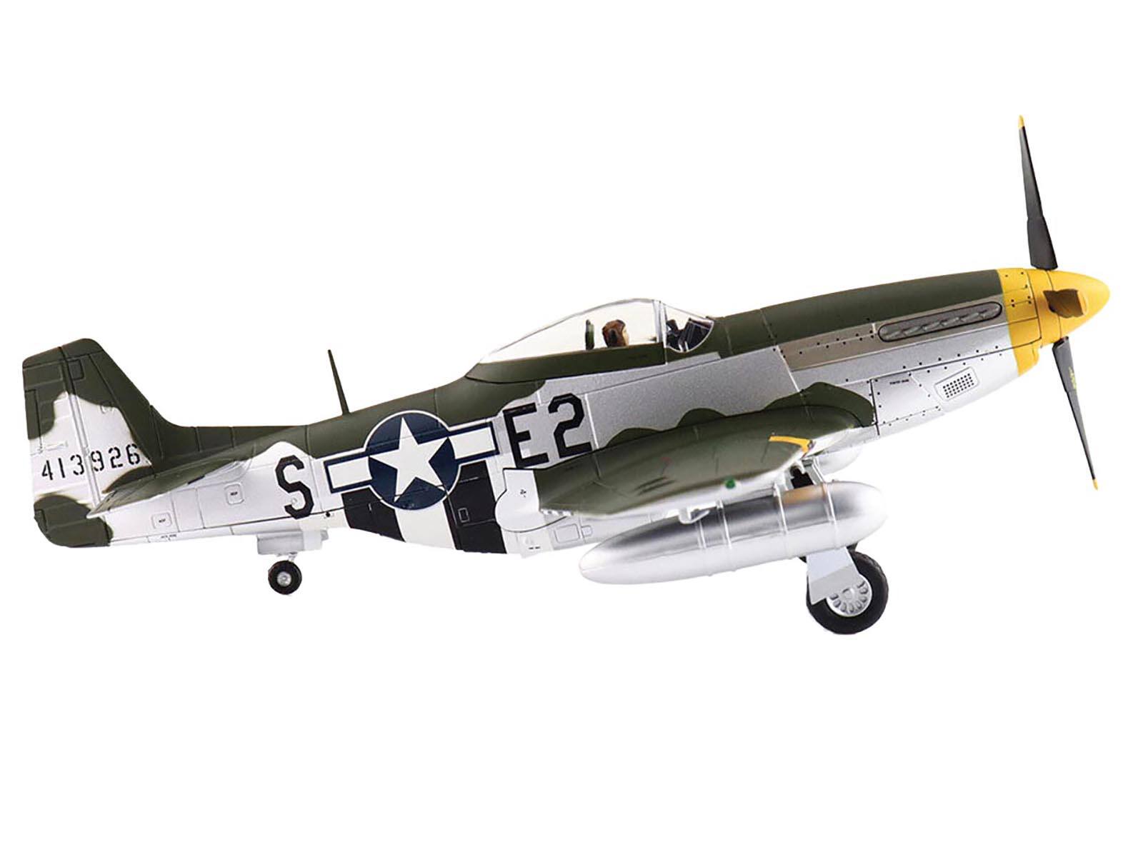 Angle. Hobby Master - North American P-51D Mustang "413926 375th FS 8th Air Force" 1944 US Army Air Forces "Air Power Series" 1/48 - Green, White, Yellow.