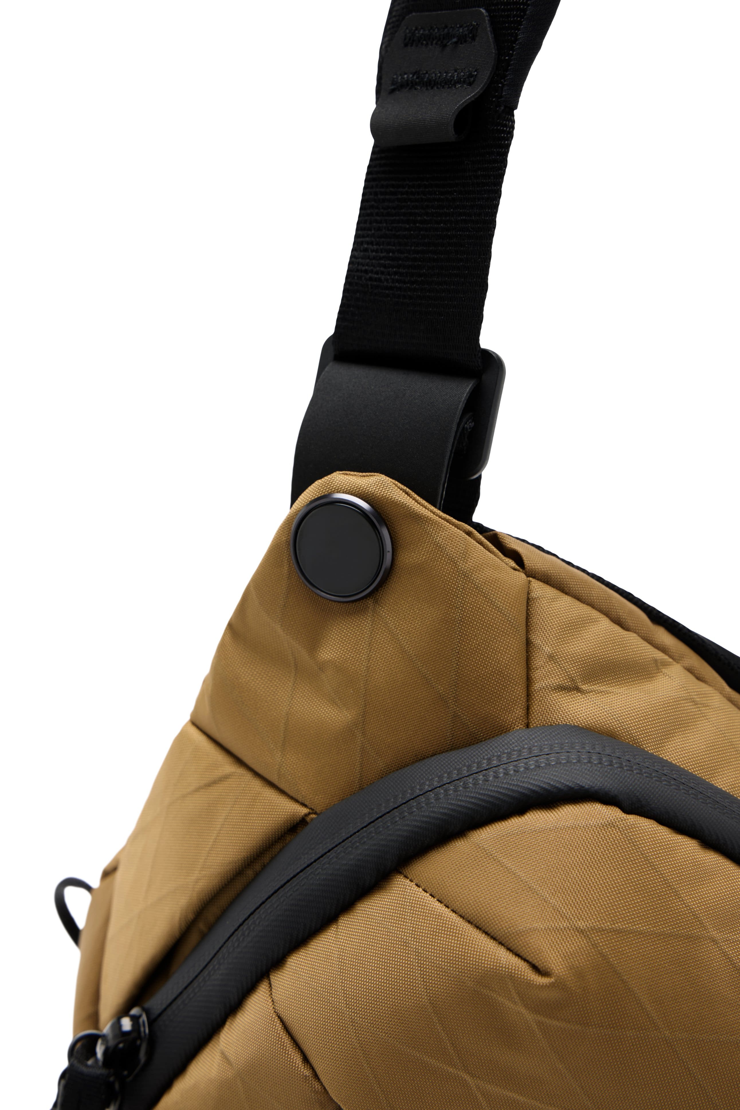 Alt View 16. Peak Design - Everyday Sling V2 6L - Coyote.