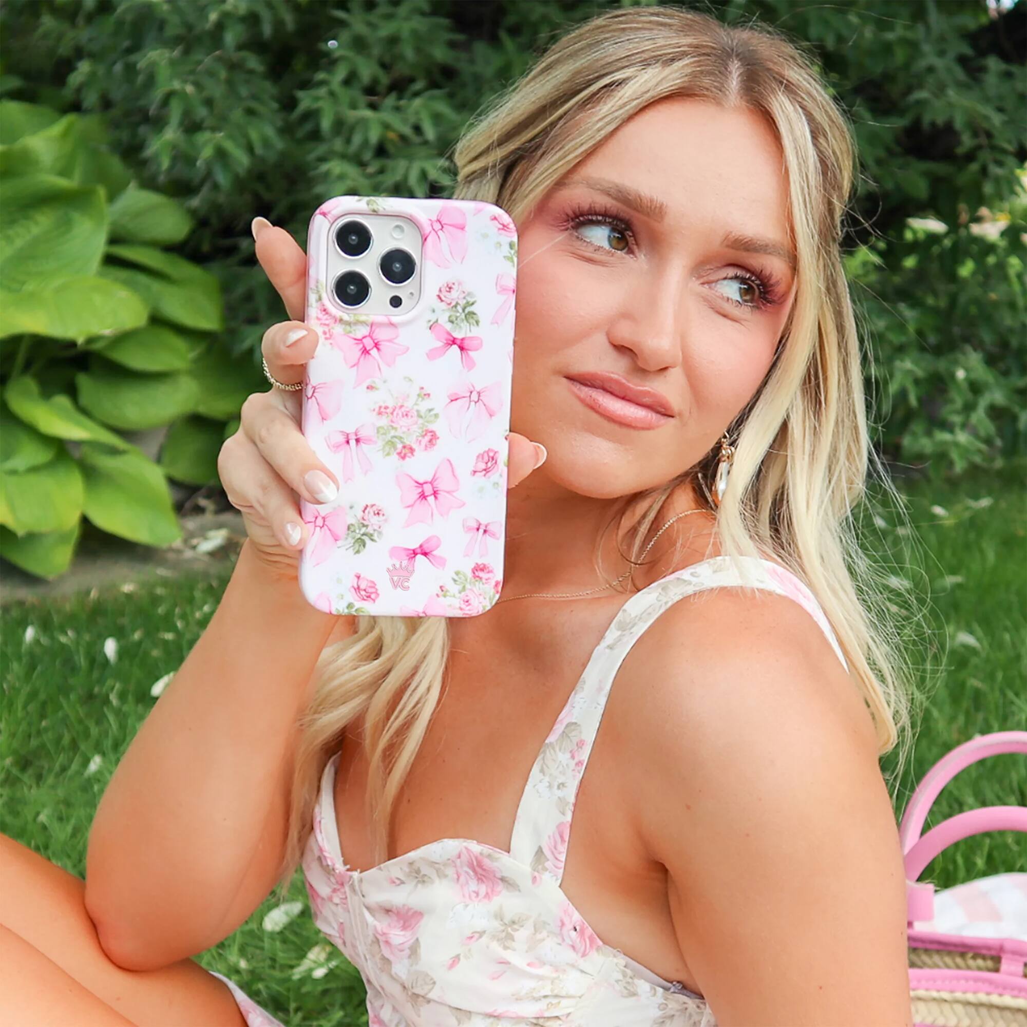 Alt View 3. VELVET CAVIAR - Magsafe Case for Apple iPhone 16 - Posie Pink Bow.