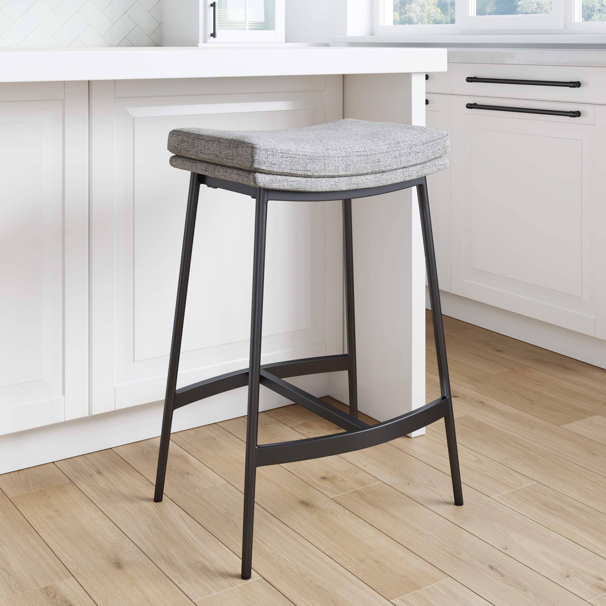 Feather Gray/Matte Black 1 Stool