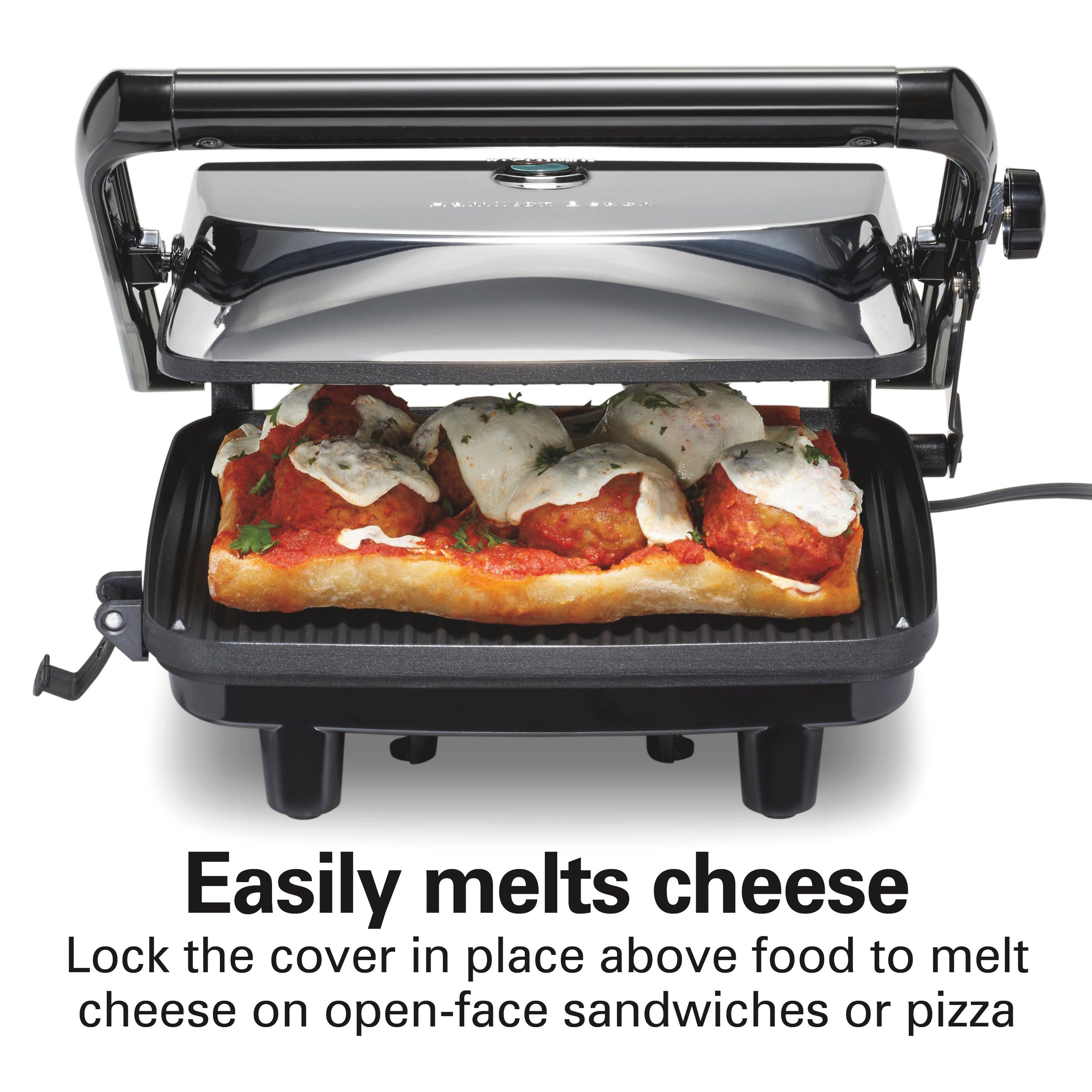 Easily melts cheese

Lock the cover in place above food to melt cheese on open-face sandwiches or pizza