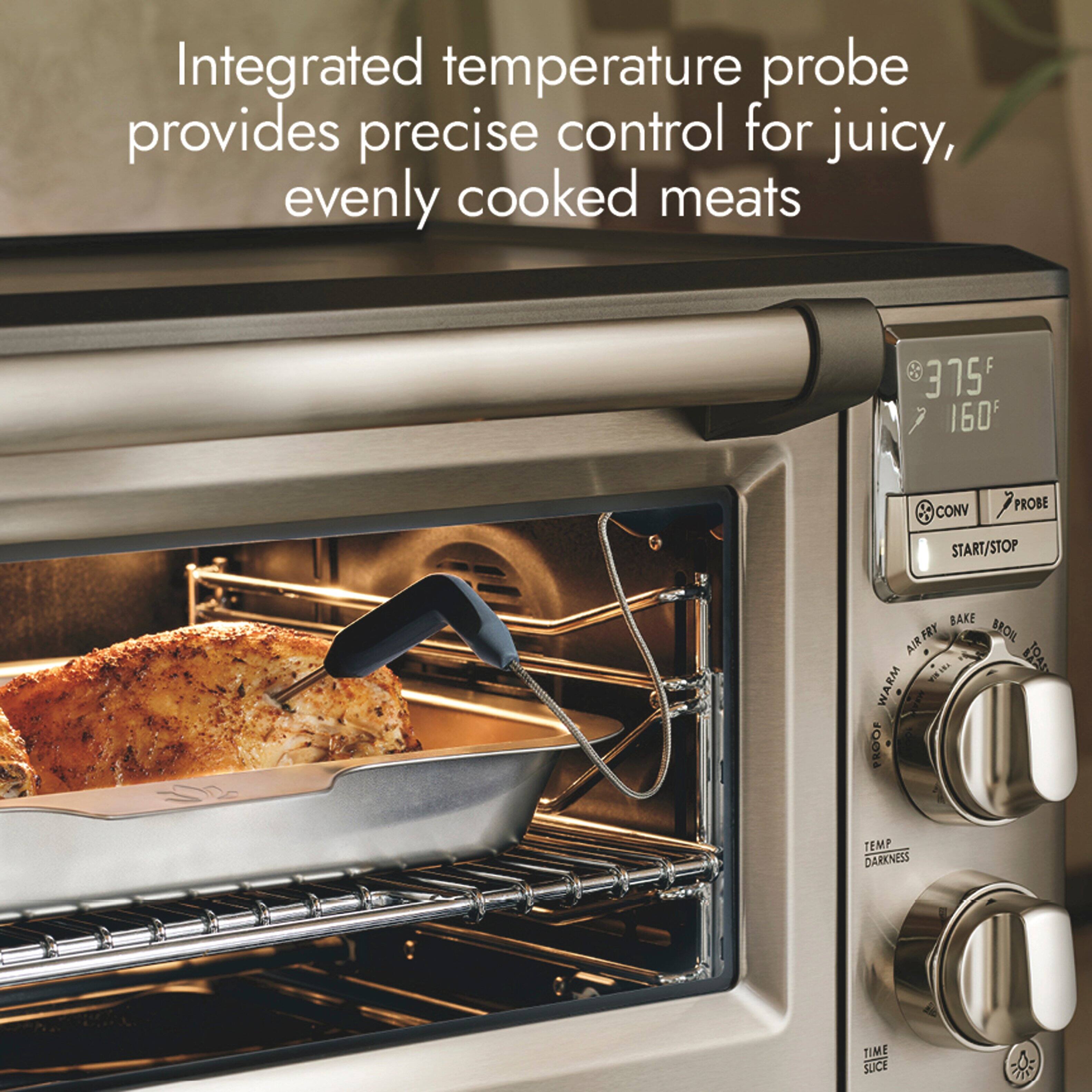 Integrated temperature probe provides precise control for juicy, evenly cooked meats

375°F 160°C

CONV PROBE START/STOP

BAKE AIR FRY AIR BROIL ARTOTAL WARM PROOF

TEMP DARKNESS

TIME SUCE