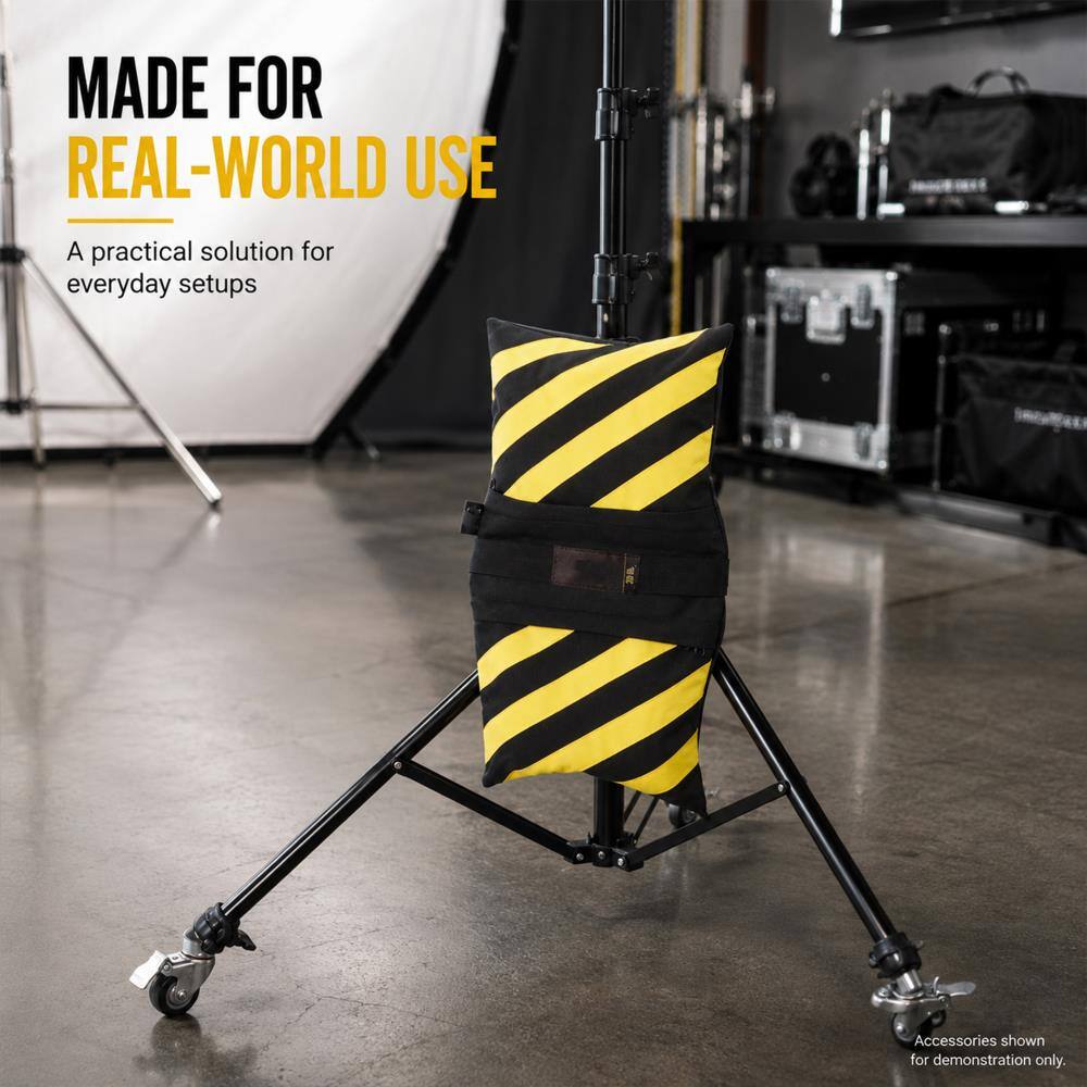 MADE FOR REAL-WORLD USE  
A practical solution for everyday setups  

Accessories shown for demonstration only.