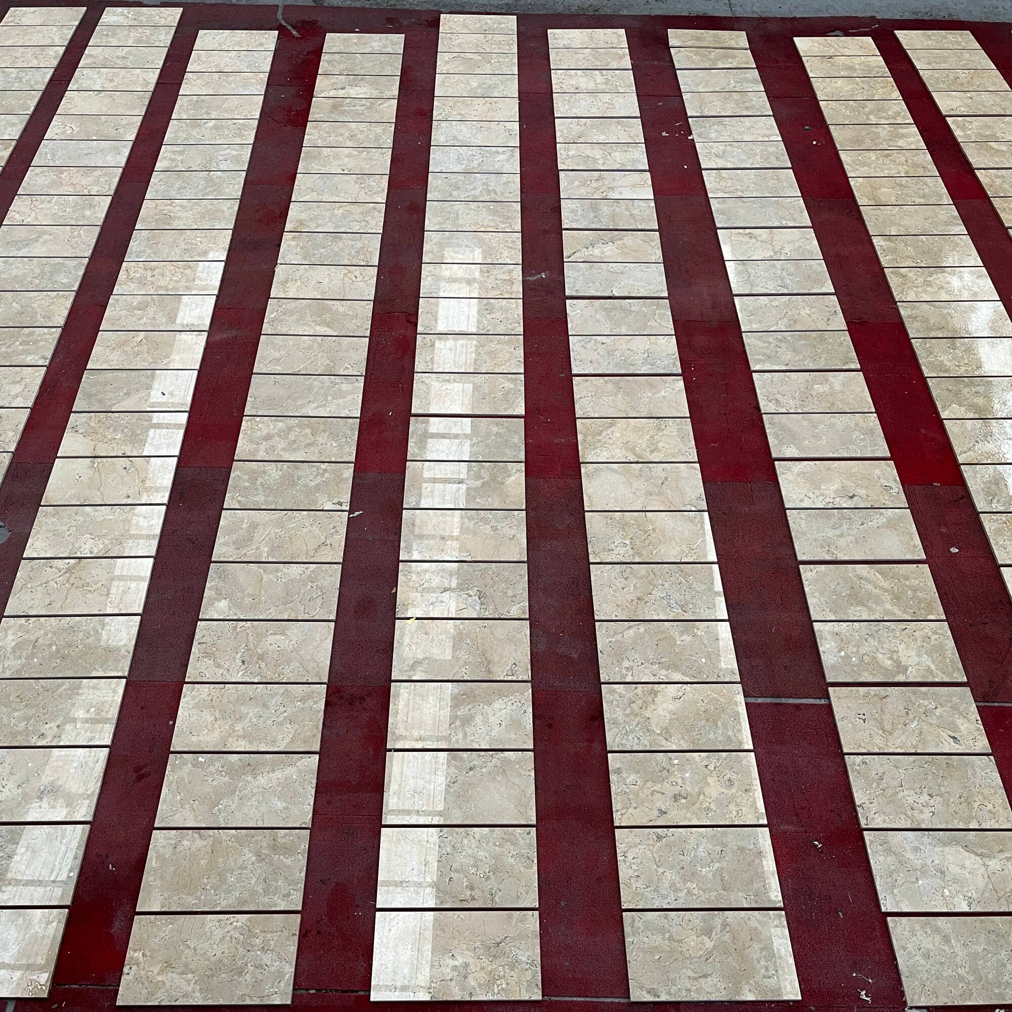 Left. GOODSILO - Natural Gold Beige Marble Tiles for Floor and Wall Polished Finish Elegant Stone Surface - Beige+Gold.