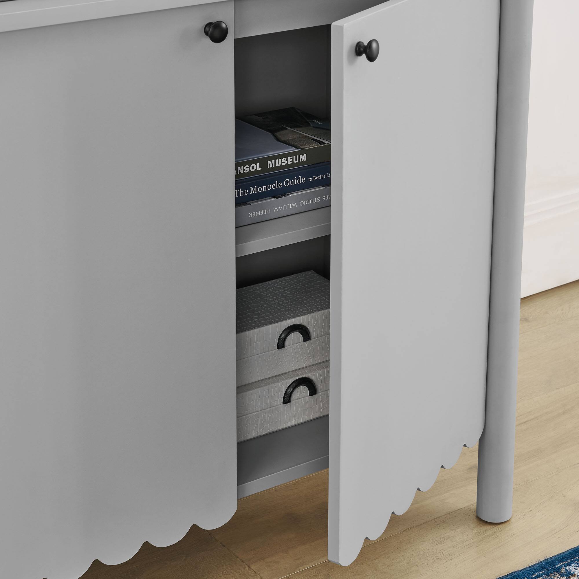 NSOL MUSEUM  
The Monocle Guide to Better Living  
HEFNER C C C