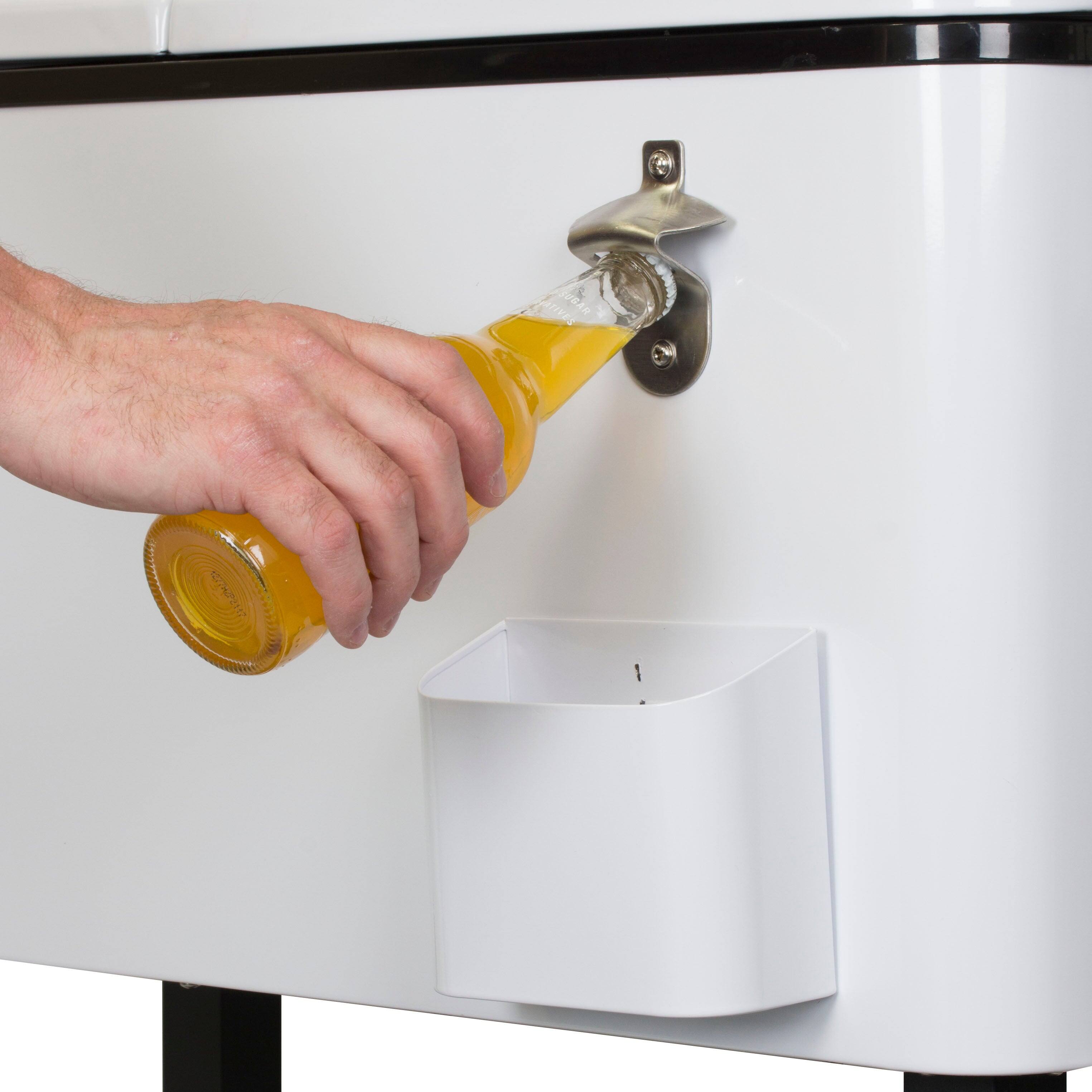 The text in the image is "ATes UBAR."