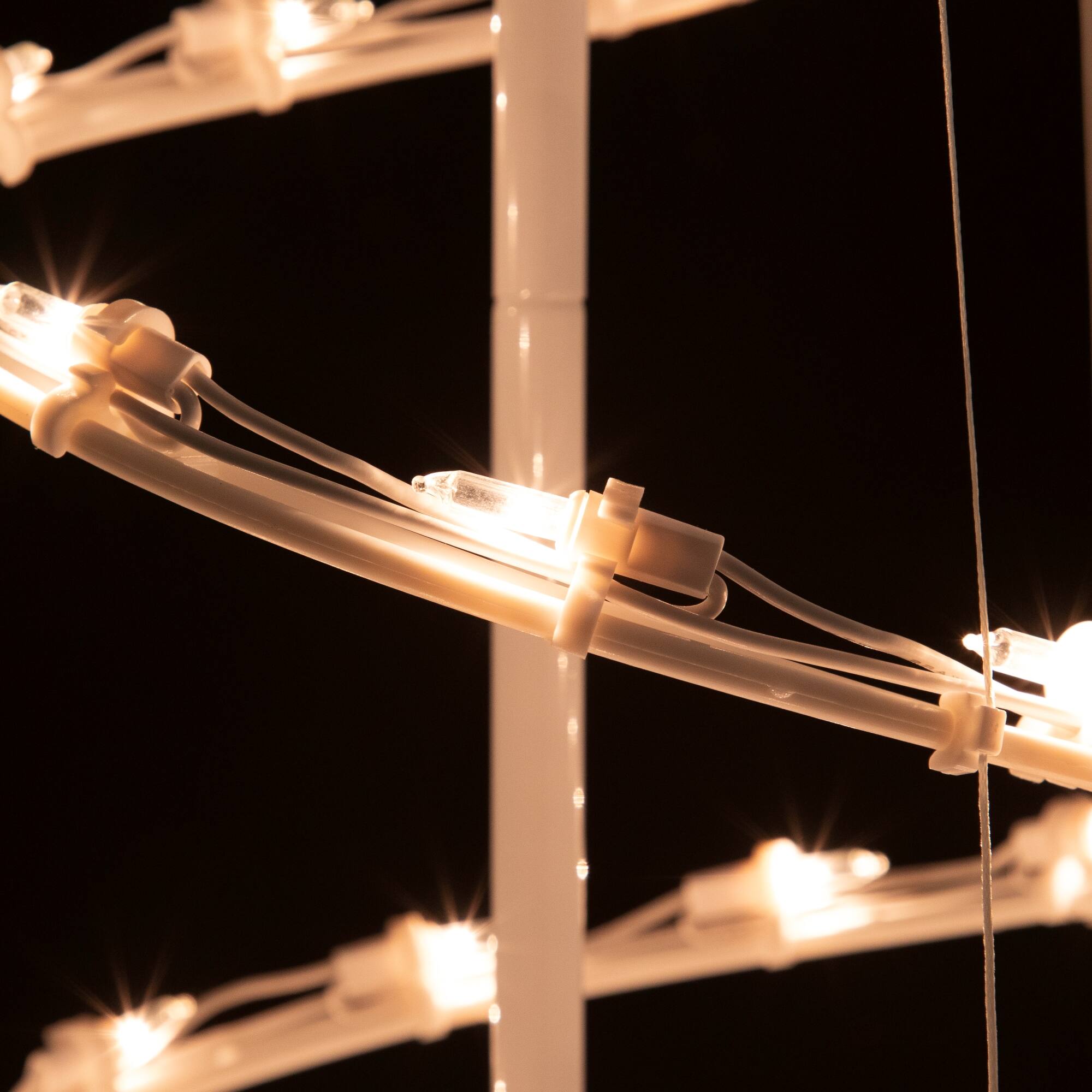 Alt View 4. Northlight - Lighted Spiral Outdoor Christmas tree with Star - 4' - Clear - White.