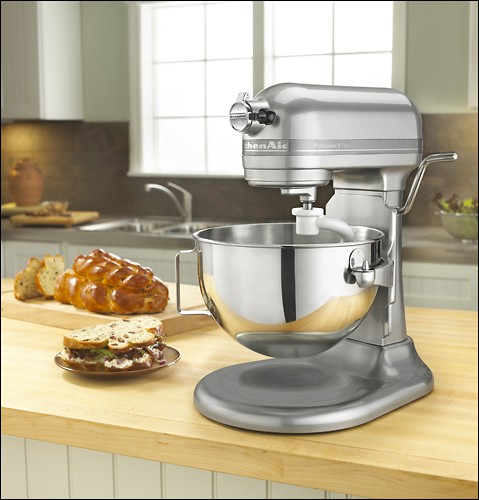 Best Buy: KitchenAid Professional 5 Plus Series Bowl-Lift Stand Mixer  Metallic Chrome KV25G0XMC