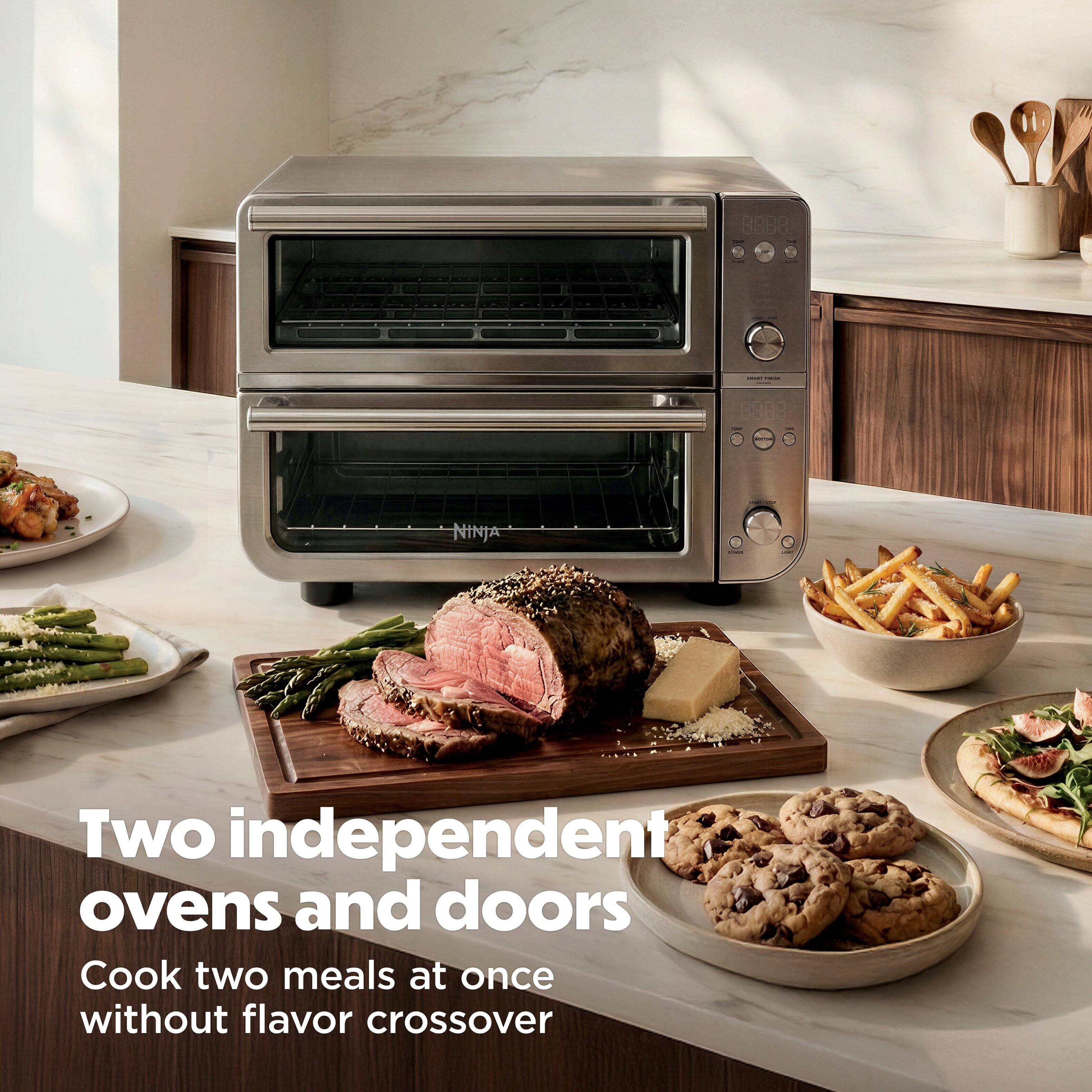 Two independent ovens and doors  
Cook two meals at once without flavor crossover