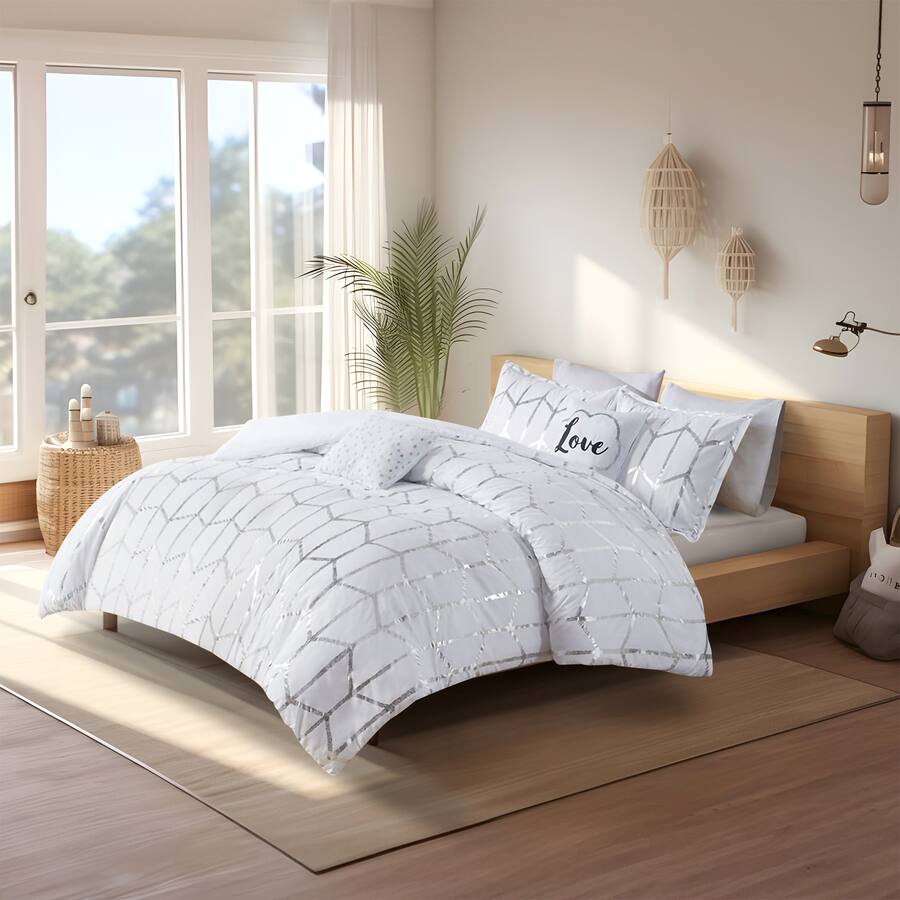 Gracie Mills Isabelle 5 Piece Metallic Geometric Comforter Set White ...