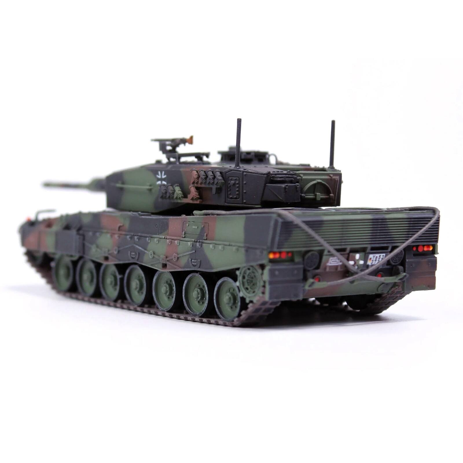 Alt View 2. Panzerkampf - Leopard 2A4 Main Battle Tank "West Germany" (1988) West German Army "Armor Premium" Series 1/72 Model by Panzerkampf.
