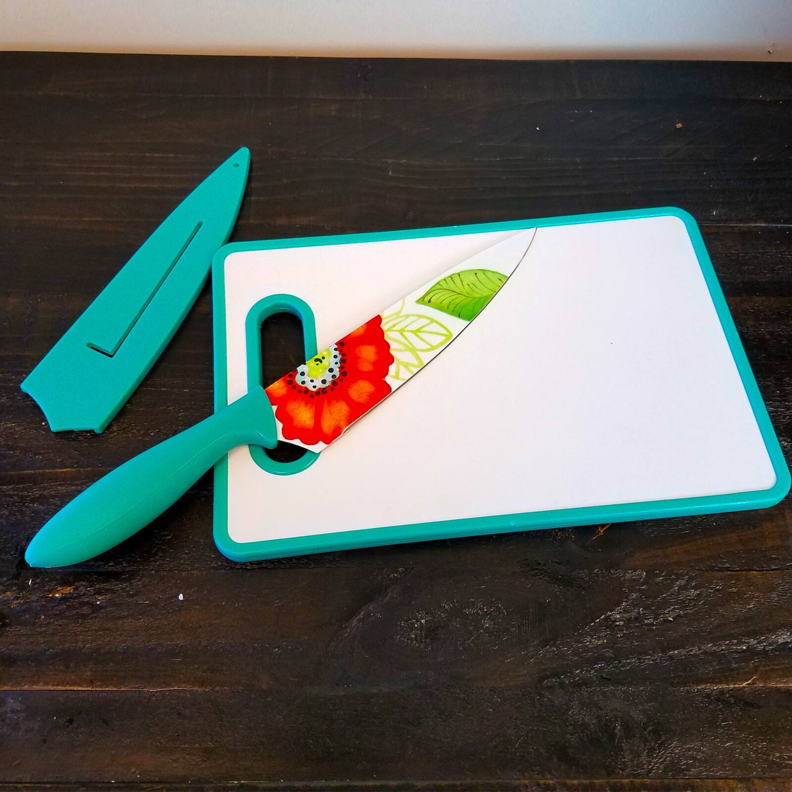 Alt View 3. Studio California - Studio California Jordana 3 Piece Cutlery Knife and Cutting Board Set in Turquoise Floral Pattern - Turquoise Floral.