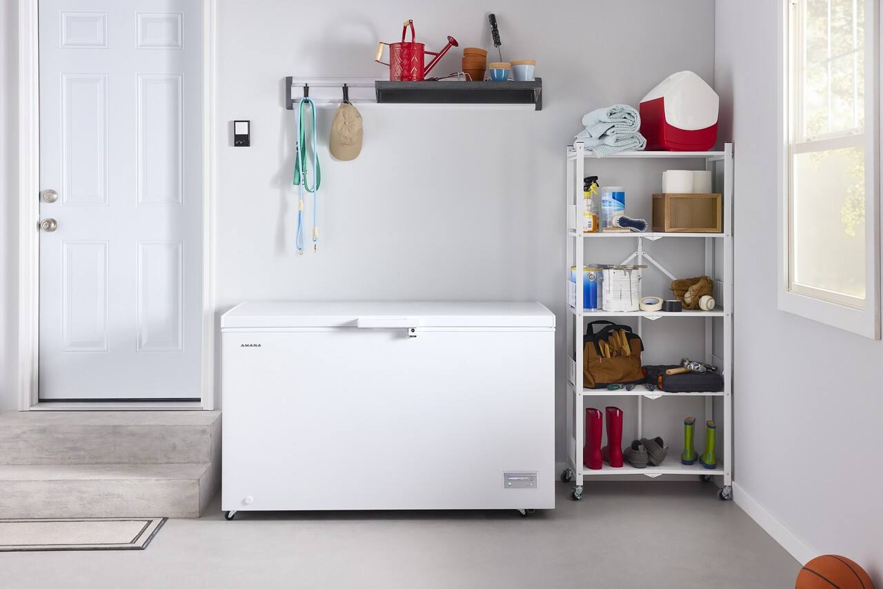 Alt View 9. Amana - Amana - Amana® 16 Cu. Ft. Chest Freezer with Up-Front Temperature Control System - White.