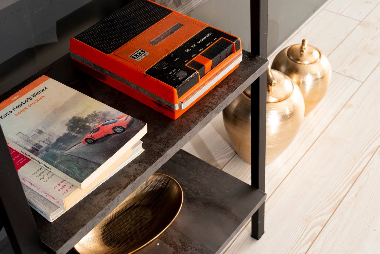 Sure, here is the corrected and grouped text:

---

**Book:**
- Kozza Kelebeki Bilmeyen
- Robin Sharma

**Audio Equipment:**
- SL 54 Automatic
- VOLUME
- SNR
- 54
- GEA
- Bilmez Kelebegi
- SHARMA
- Koza
- ROBIN
- a
- KOz
- V
- Wook
- d
- a
- ecet
- Bilmnez
- ndigesini
- raes
- uepue
- itecek
- Paushnelt
- supo3
- drt
- Inde
- margerce a

---

This text appears to be a mix of Turkish and English, possibly from a book and an audio device.