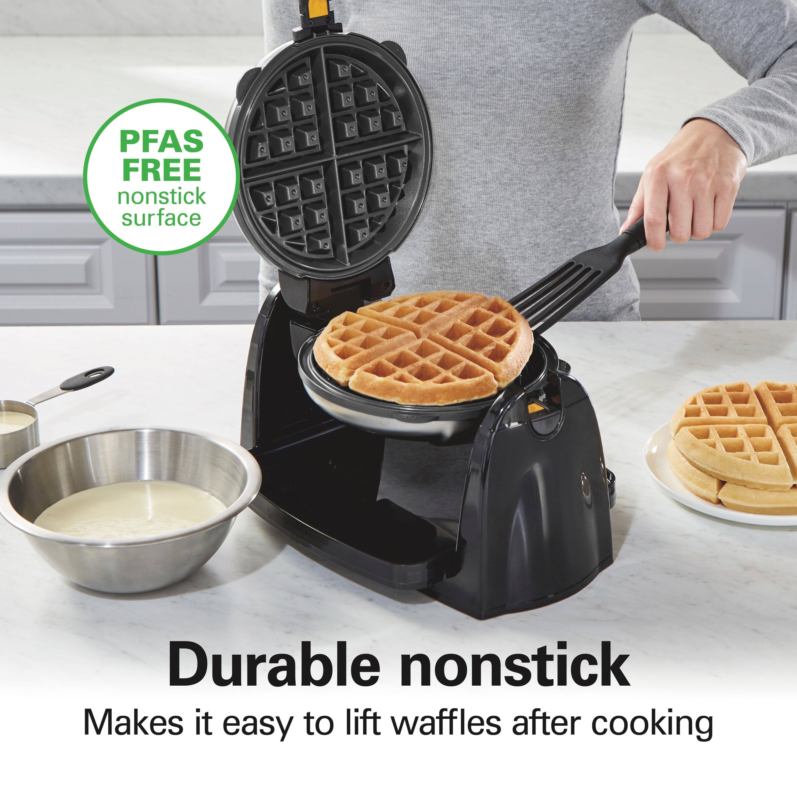 PFAS FREE nonstick surface

Durable nonstick
Makes it easy to lift waffles after cooking