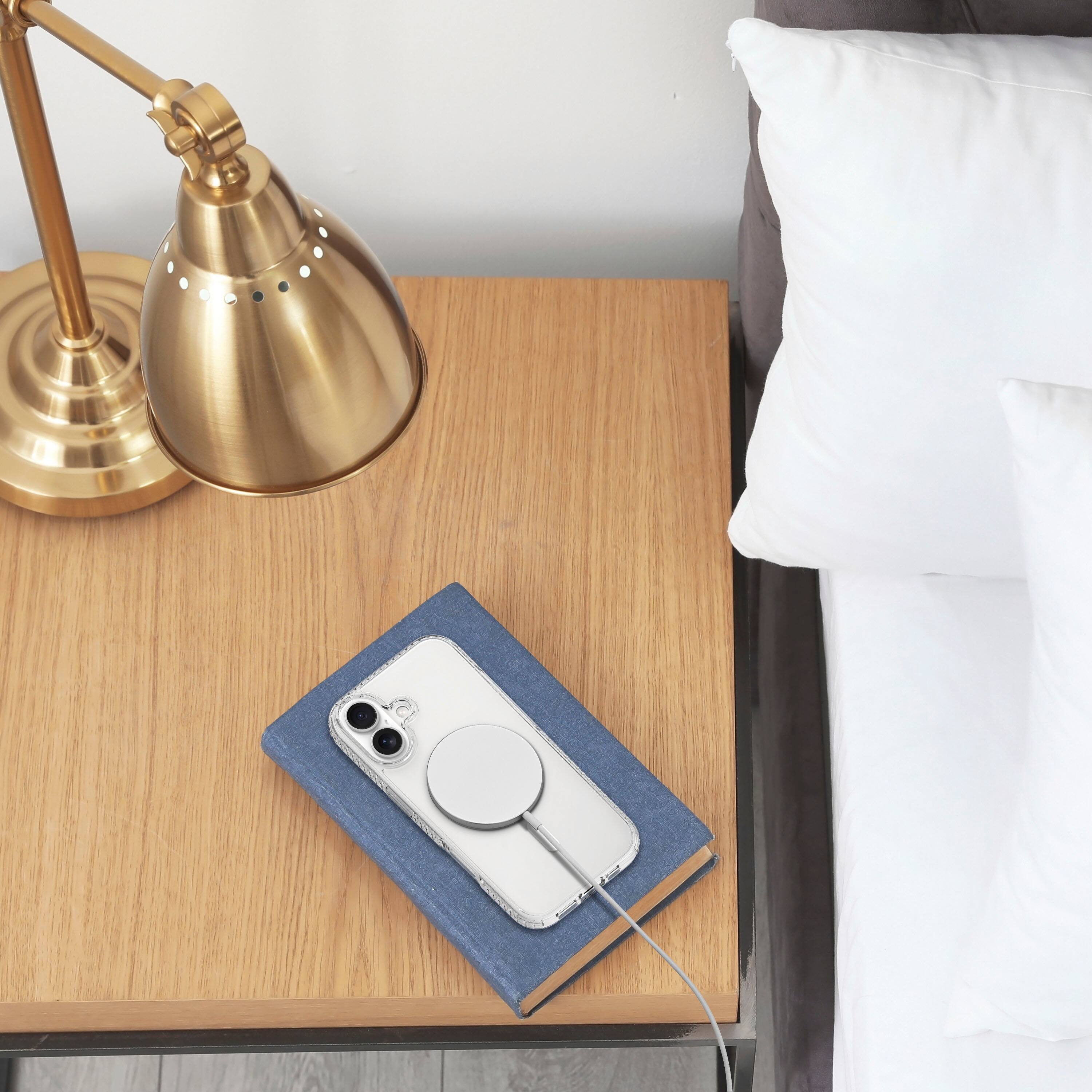 Alt View 1. Insignia™ - Hard-Shell Case with MagSafe for Apple iPhone 17 - Clear.