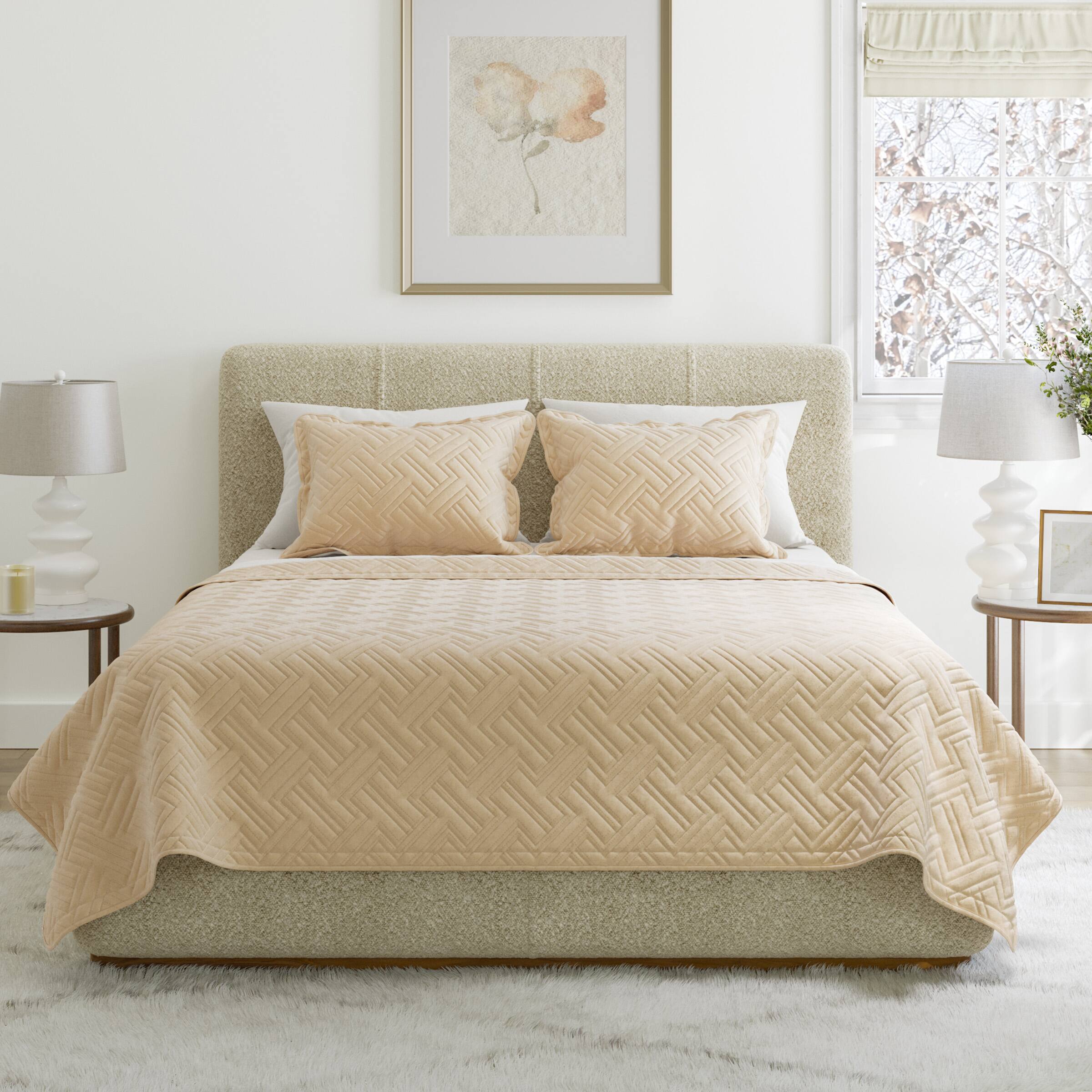 Left. Lavish Home - 3PC King Quilt Set with Shams - Natural.