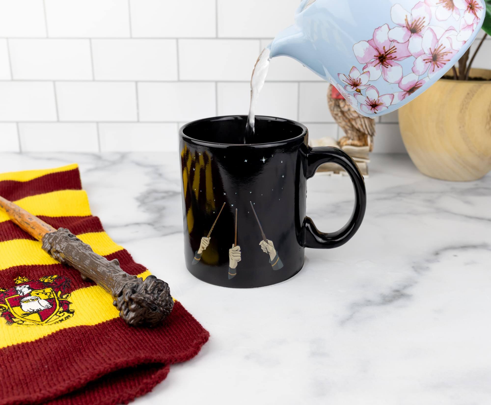 Alt View 4. Silver Buffalo - Harry Potter Wands Heat-Reveal Mug | Holds 20 Ounces - Black.