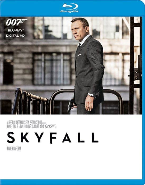 Front. Skyfall (Blu-ray New Box Art) [Blu-ray].