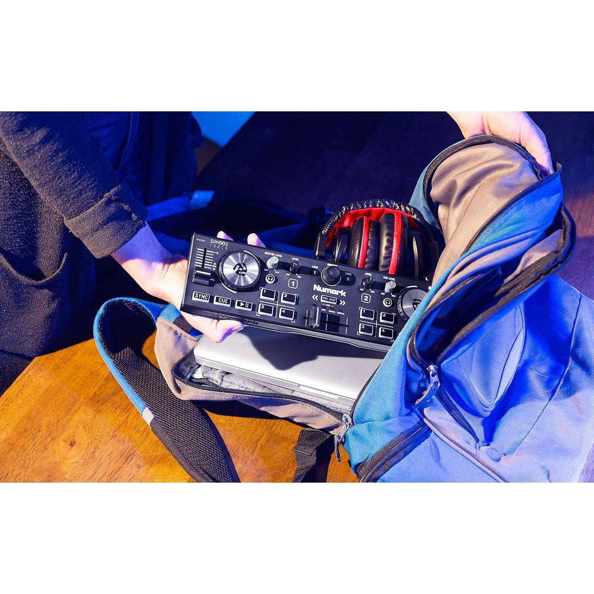 B2 SYNC CUE D 3 2 A 1 a Numark 3 2 1