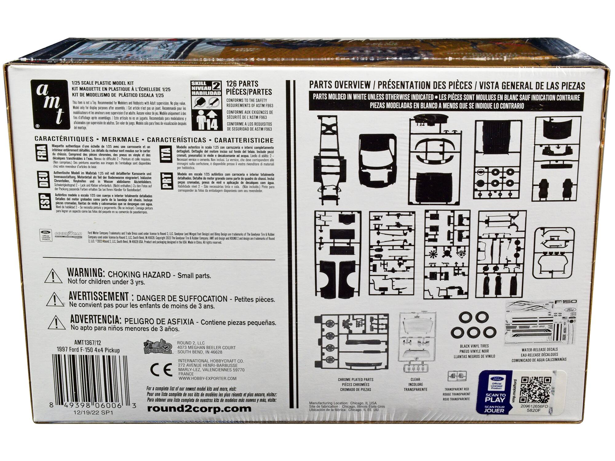 Sure, here is the corrected and grouped text from the image:

---

**1/25 SCALE PLASTIC MODEL KIT**  
KIT MAQUETTE EN PLASTIQUE À L'ÉCHELLE 1/25  
KIT MODELSIMO DE PLASTICO ESCALA 1/25  

This kit is not recommended for children under 12 years. Adult supervision is required.  
Este kit no está recomendado para niños menores de 12 años. Se requiere supervisión de adultos.  
Ce kit n'est pas recommandé pour les enfants de moins de 12 ans. Une surveillance d'adultes est nécessaire.  

**CARACTÉRISTIQUES - MERKMALE - CARACTERÍSTICAS - CARATTERISTICHE**  
Maquette authentique à l'échelle 1/25 avec un châssis et un moteur à essence.  
Modelo auténtico a escala 1/25 con chasis y motor de gasolina.  
Maquette authentique à l'échelle 1/25 avec un châssis et un moteur à essence.  

**126 PARTS**  
