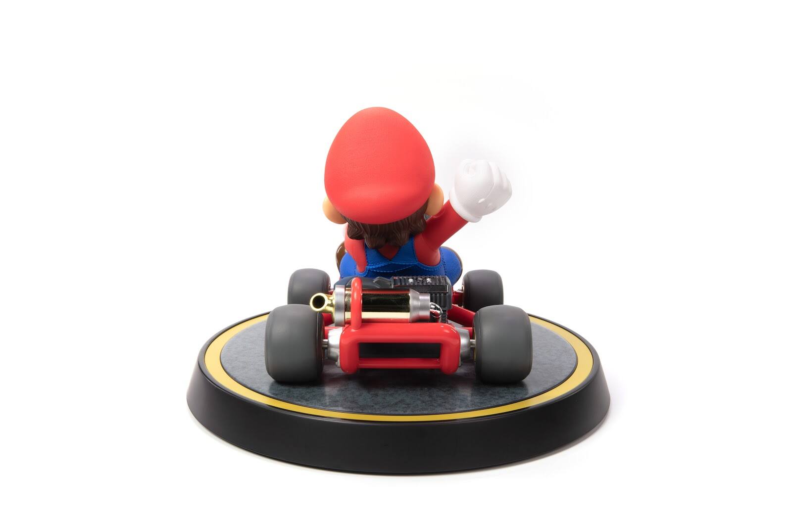 Left. Dark Horse Comics - Mario Kart Standard Edition PVC Statue - Red.