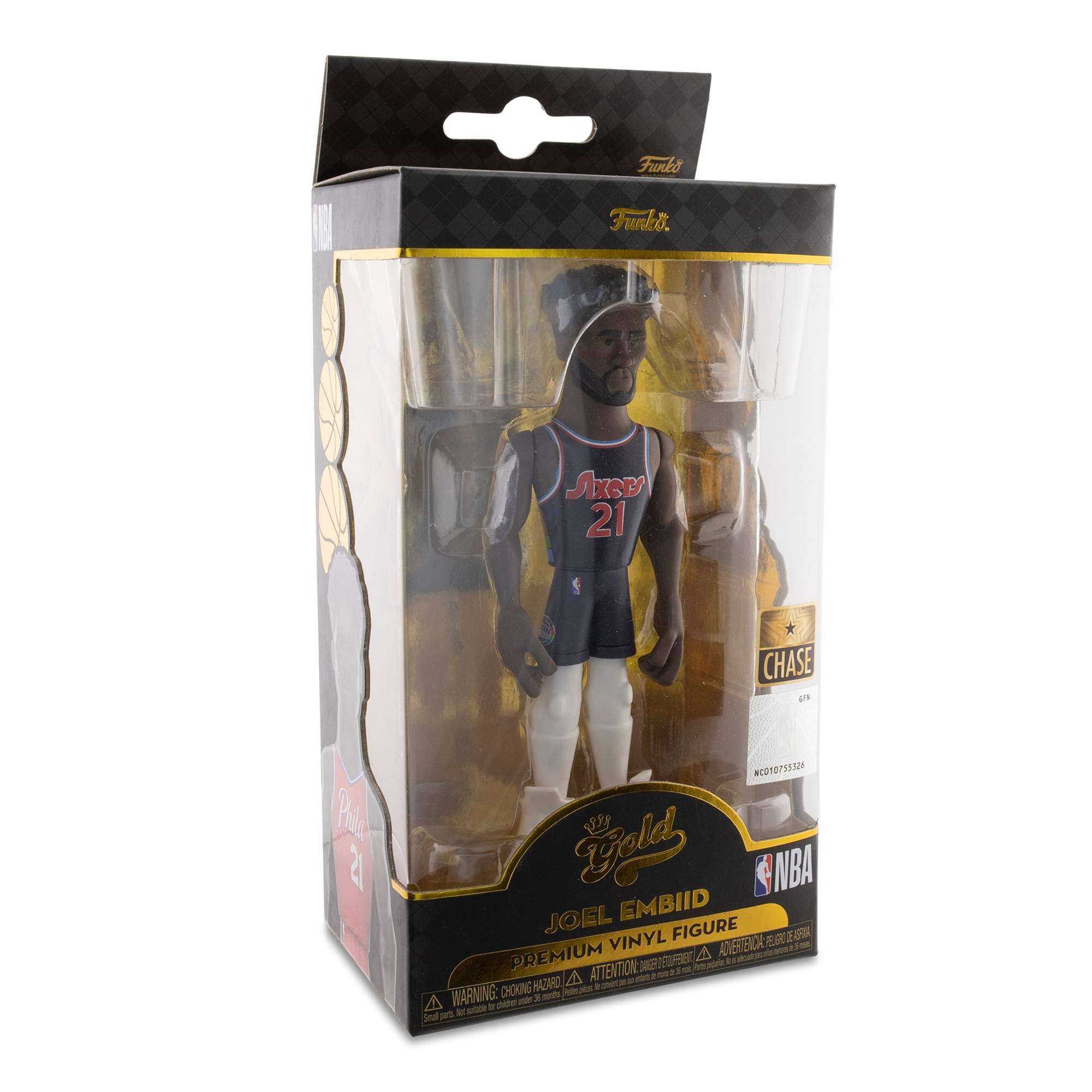 Funko Funko

21 CHASE

Pila 2 2 0073120

Gold NBA JOEL EMBIID VINYL FIGURE

PREMIUM VINYL FIGURE

CHASE

NBA

WARNING: CHOKING HAZARD - Small parts. Not for children under 3 years.

ATTENTION: PELIGRO DE AHOGO - Piezas pequeñas. No es para niños menores de 3 años.

ADVERTENCIA: RISQUE DE CHOKING - Petits éléments. Ne convient pas aux enfants de moins de 3 ans.

MCC01875523

Funko