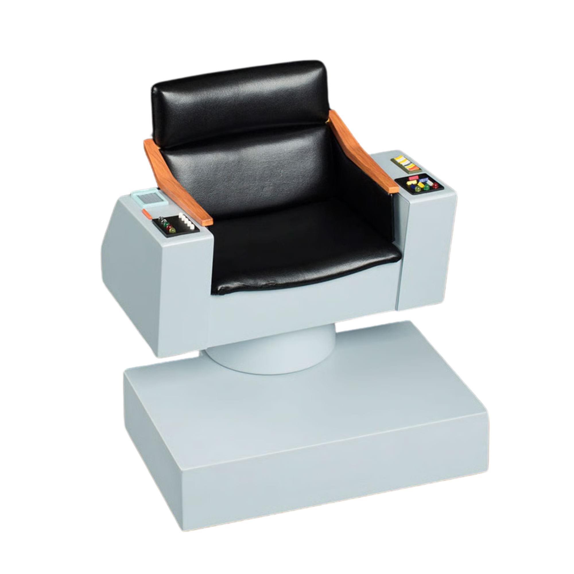 Front. Quantum Mechanix - Star Trek The Original Series Captains Chair 1/6 Scale FX Replica - White.