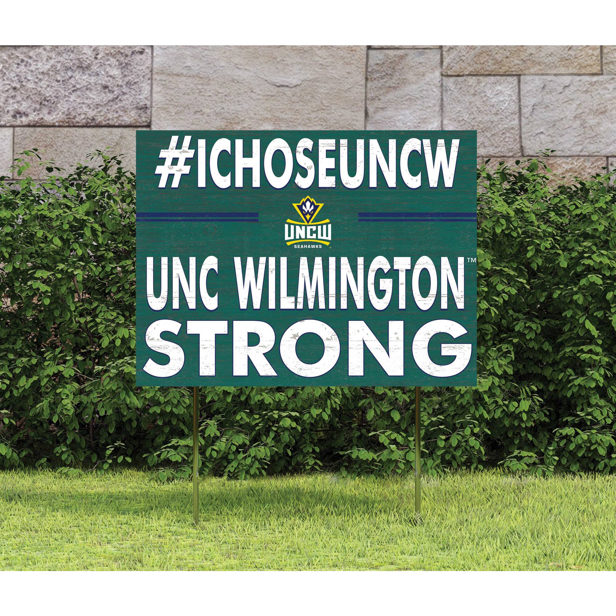 #ICHOOSEUNCW  
UNC WILMINGTON  
STRONG