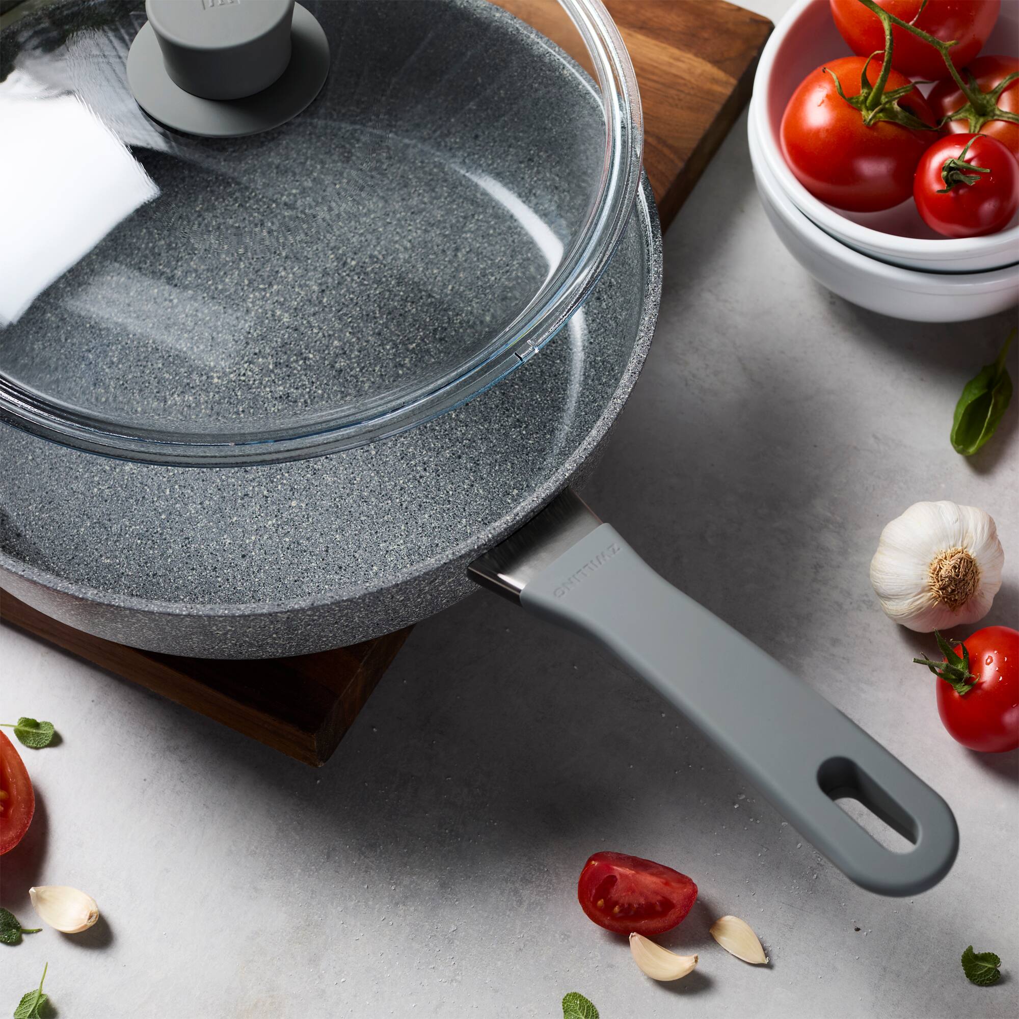 The text on the image reads: "ZUTTI"