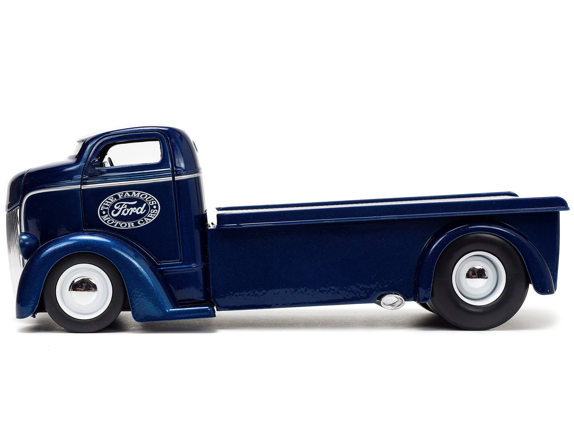 THE FAMOUS FORD MOTOR