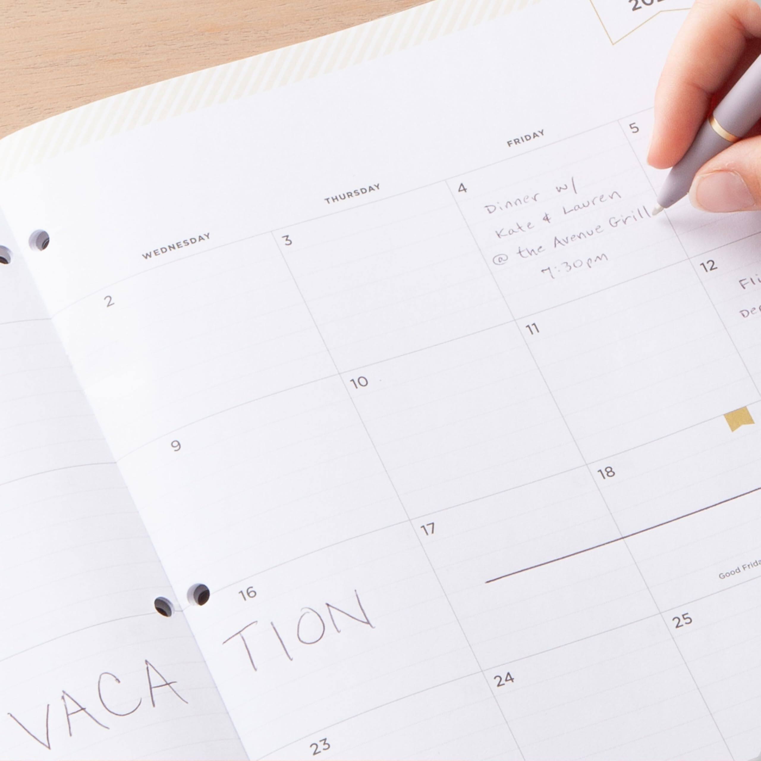 202
WEDNESDAY 2
3
THURSDAY
5 FRIDAY 4  Dinner w/ Lauren @ the Avenue Grill 7:30pm
11
12
10
9
18
17 16
23
24
25
VACATION