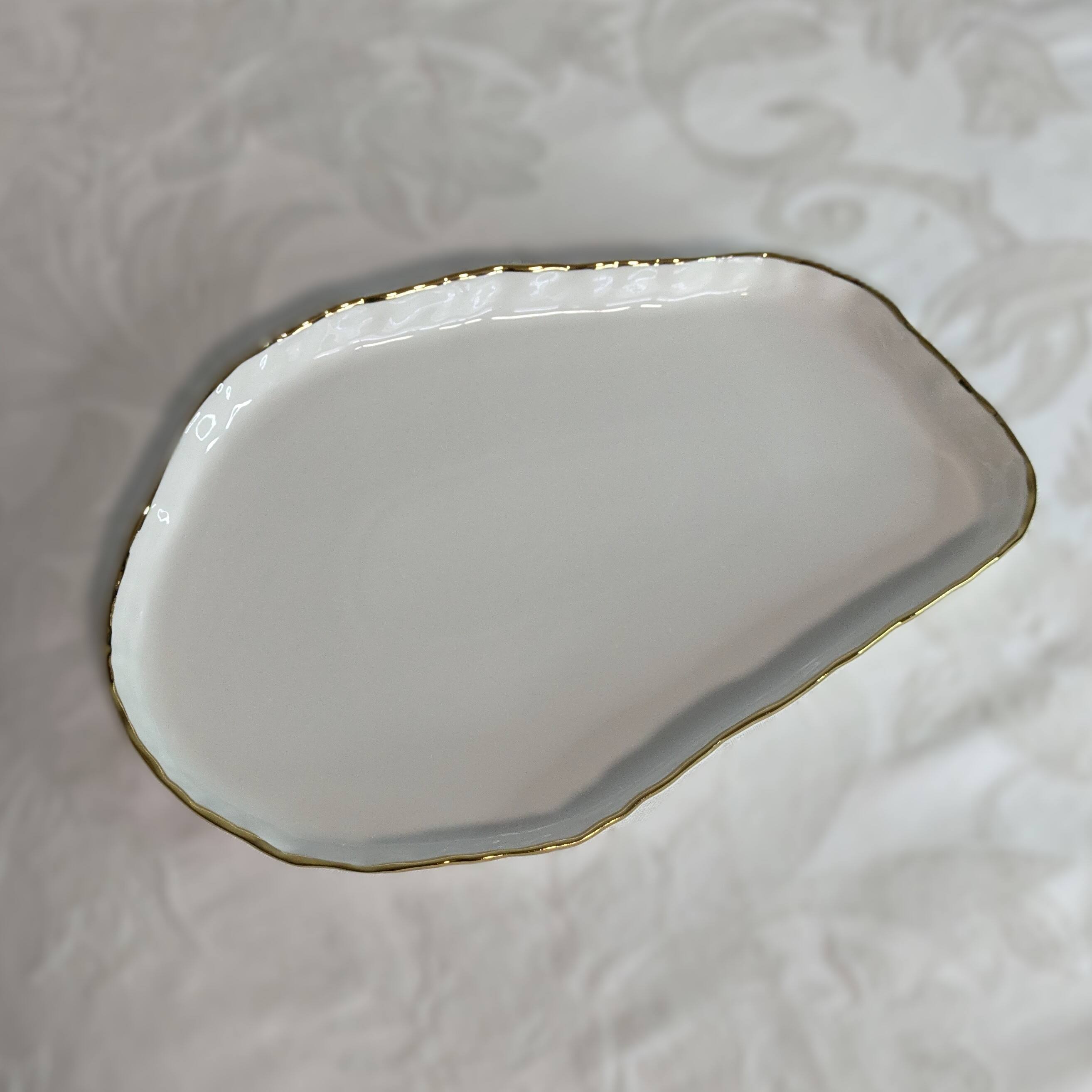 Back. Jiallo - 12" Simplicity Collection White Porcelain Gold Trim Freestyle Oval Shape Tray - White.