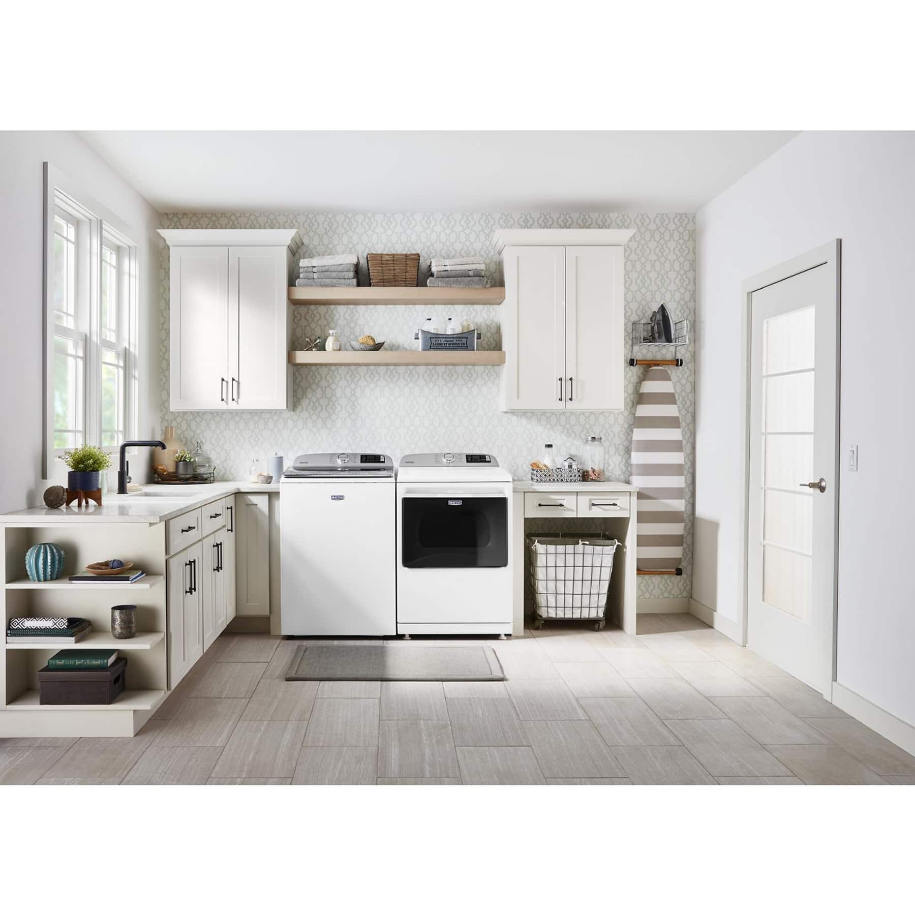 Alt View 19. Maytag - 5.3 Cu. Ft. High Efficiency Smart Top Load Washer with Extra Power Button - White.