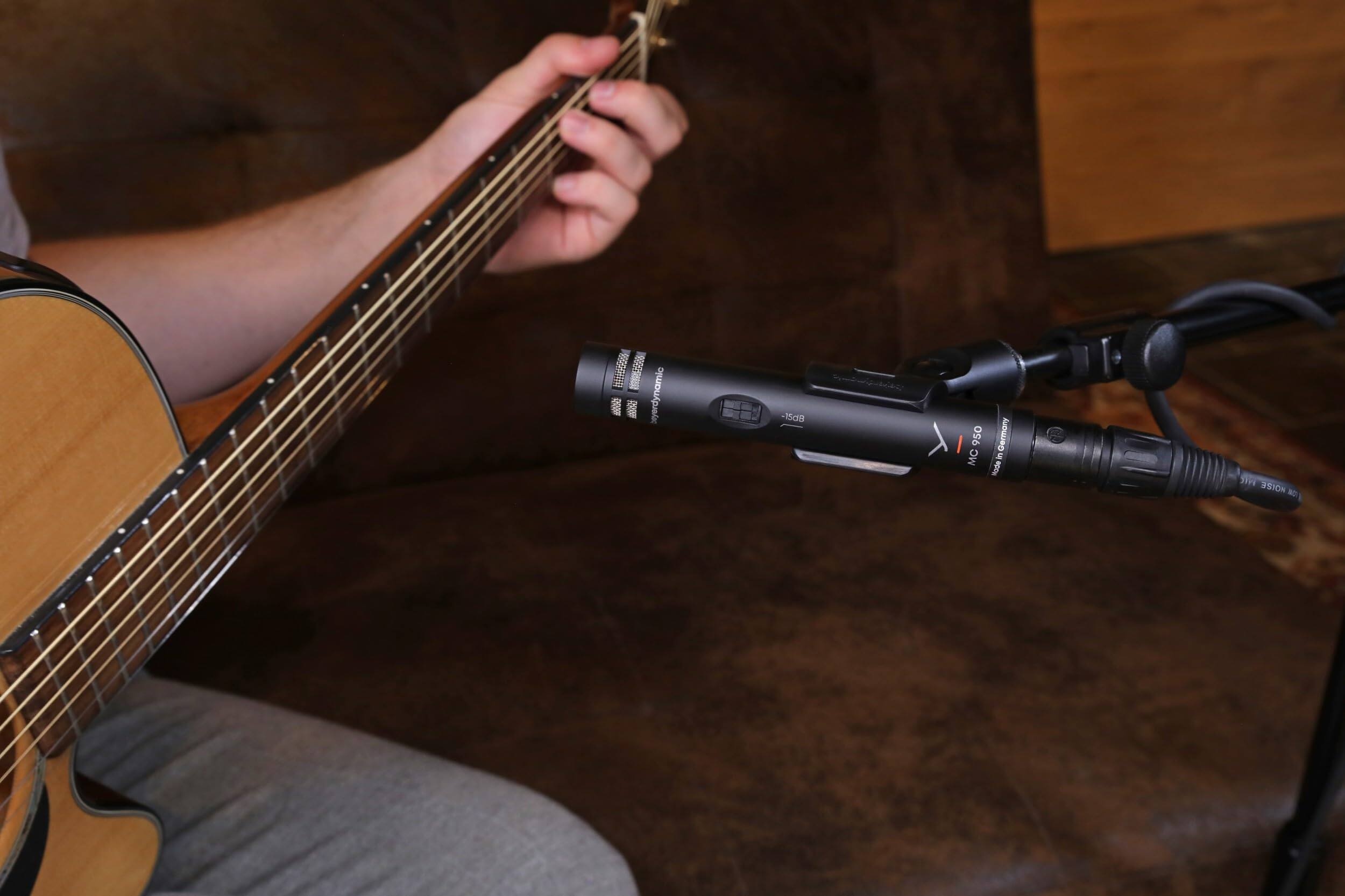 VSC IR  
syerdynamic -1508  
I 950 Germany  
MC & 1  
FHRE  
OSI0N