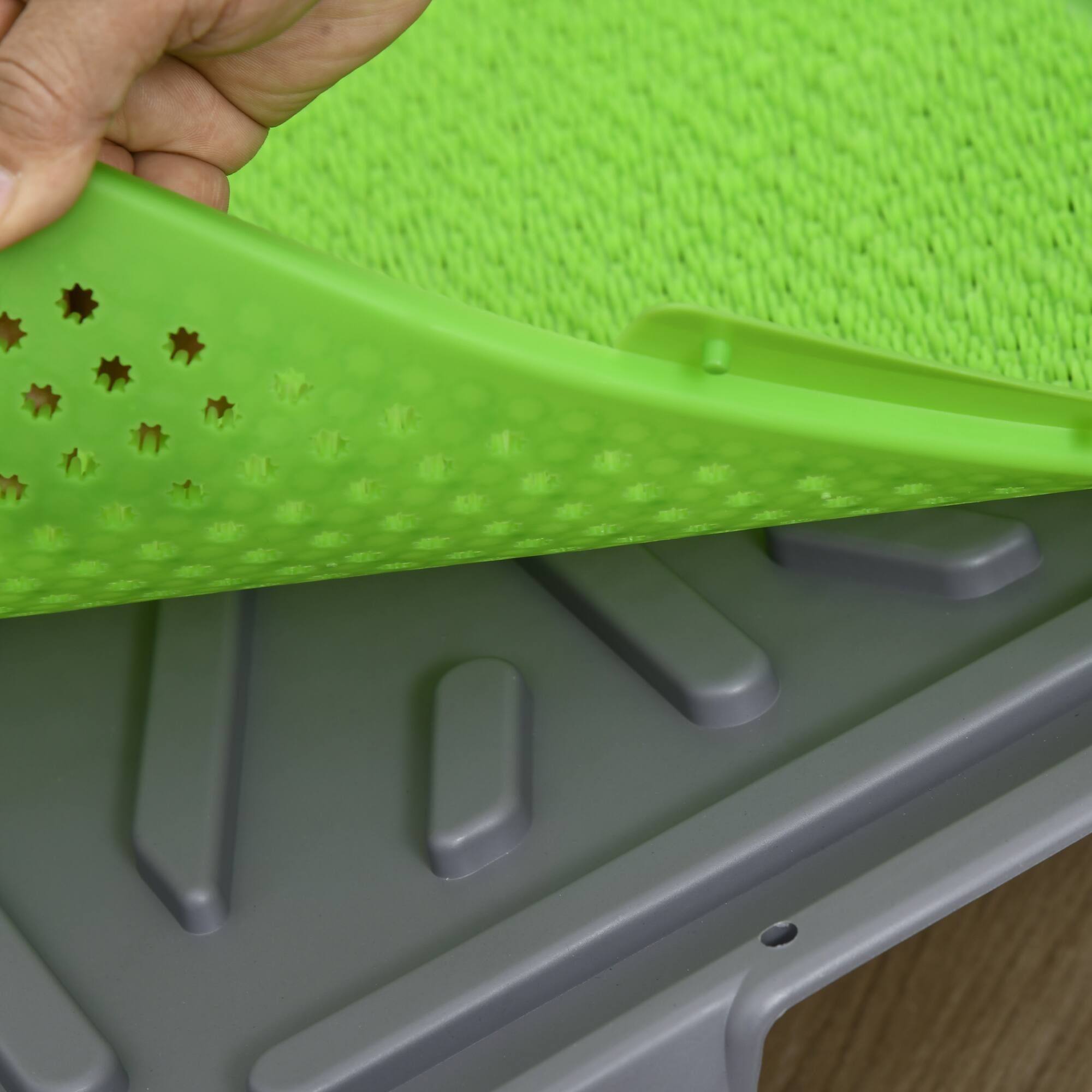 Alt View 5. Pawhut - Dog Grass Pad with Tray, 26" x 16", Grass Pad, 2 Pack of Artificial Washable Grass Pee Pads - Green.