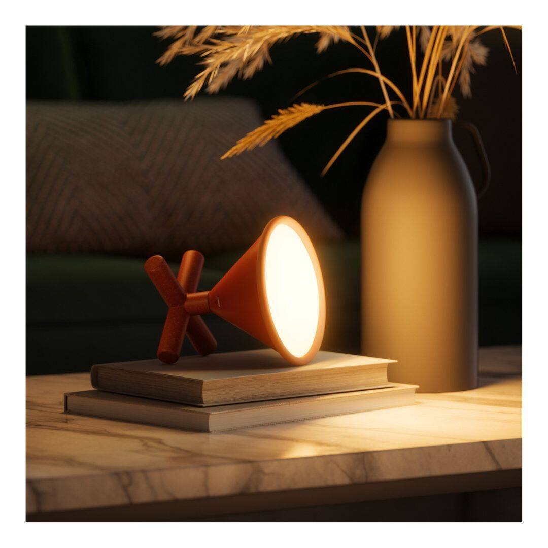 Left. Umbra - CONO LAMP SIERRA.