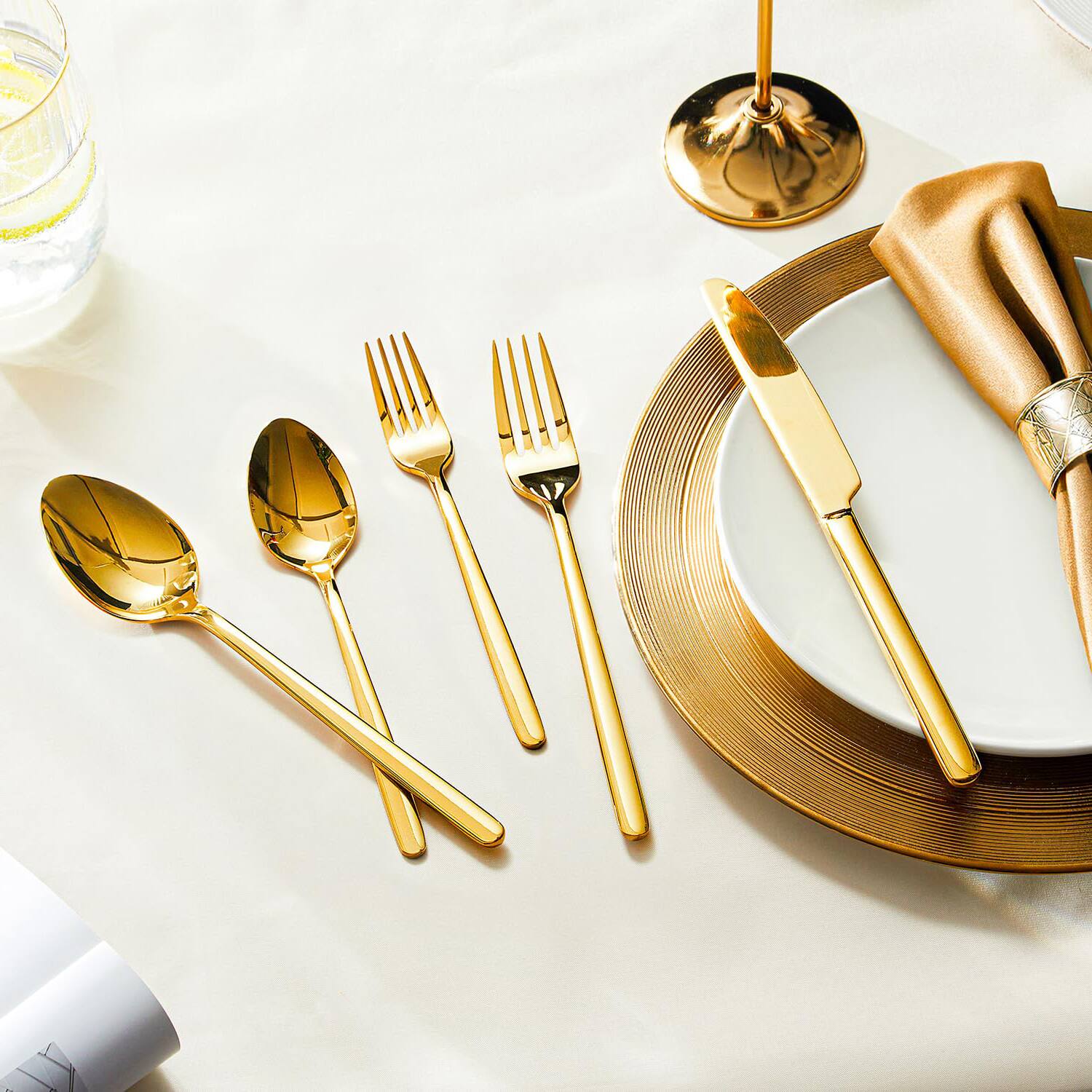 Back. Dazzed Corner - 20 Piece Flatware Cutlery Set for 4, 18/10 Stainless Steel Silverware Mirror Polished - Gold.