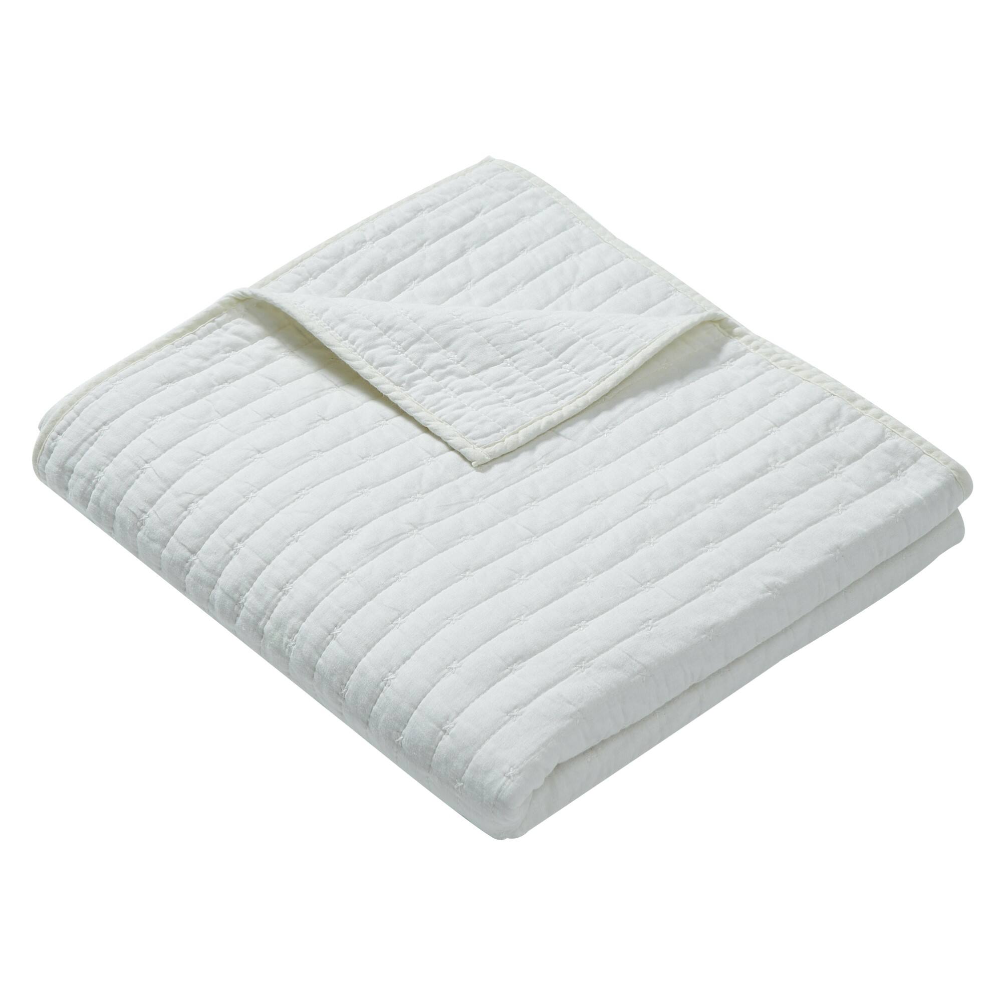 Angle. BreeBe - Monterrey Antique White Throw - Antique White.