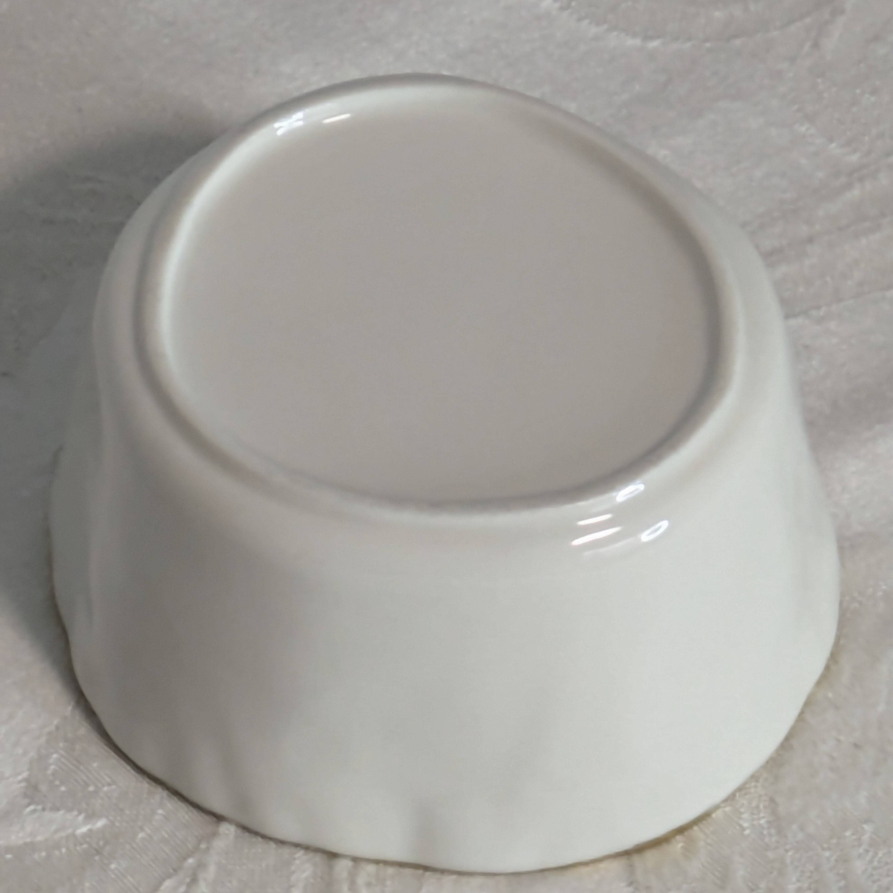 Alt View 1. Jiallo - 4" Simplicity Collection White Porcelain Gold Trim Freestyle Round Snack Bowl - White.