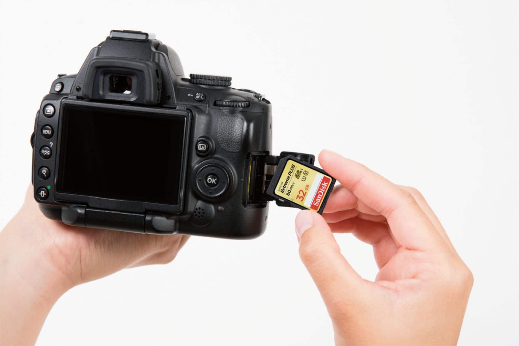 Alt View 13. SanDisk - Extreme PLUS 32GB SDHC UHS-I Memory Card - Black.