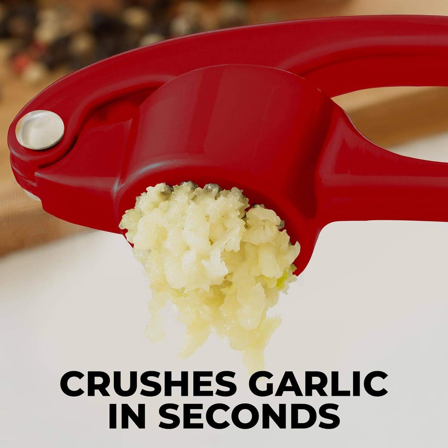 CRUSHES GARLIC IN SECONDS