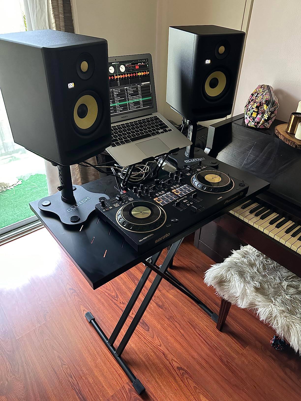 A700 IR0  
L  
the CCN V serato  
S