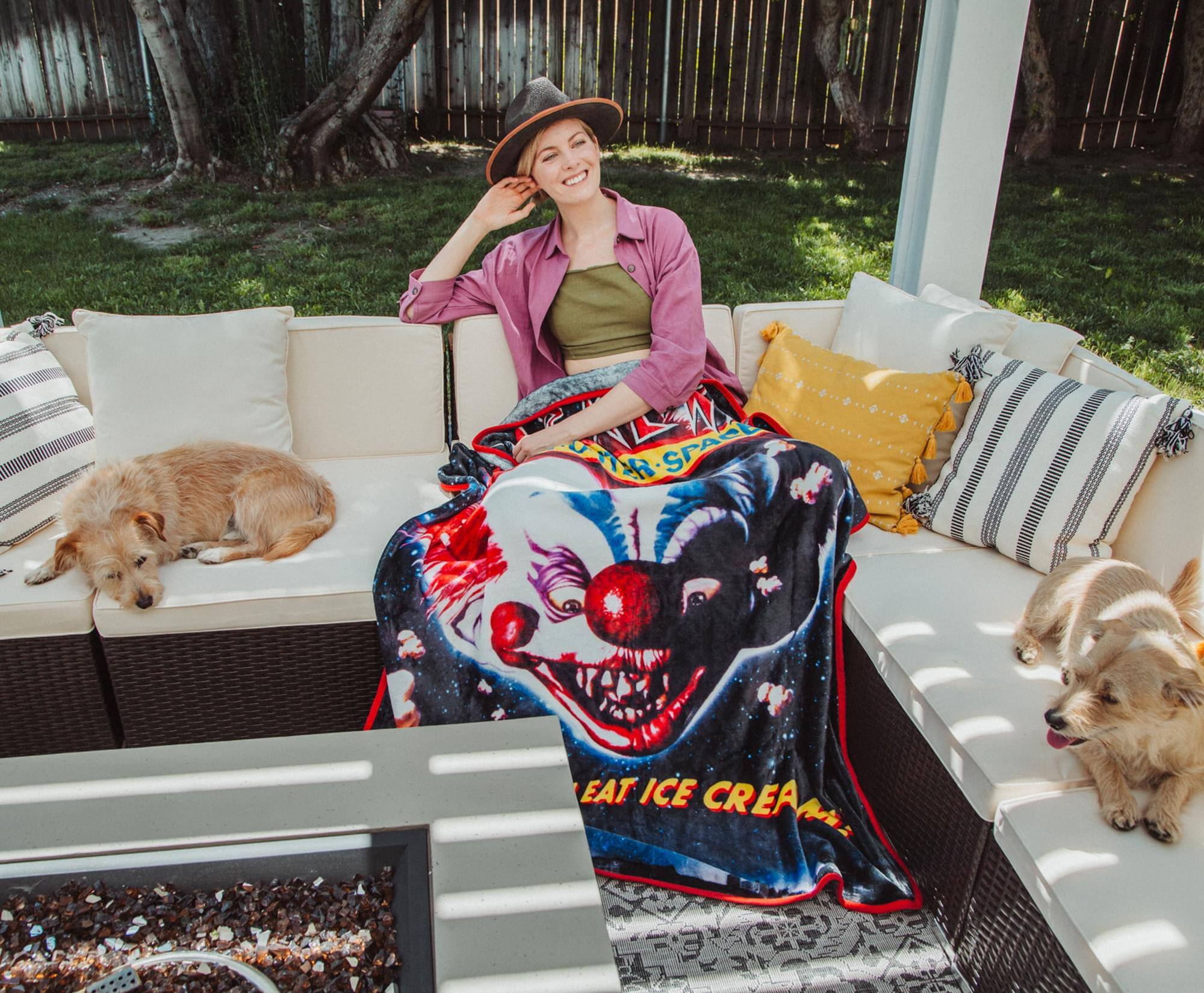 S2T ER-SPAR EAT ICE CREAM